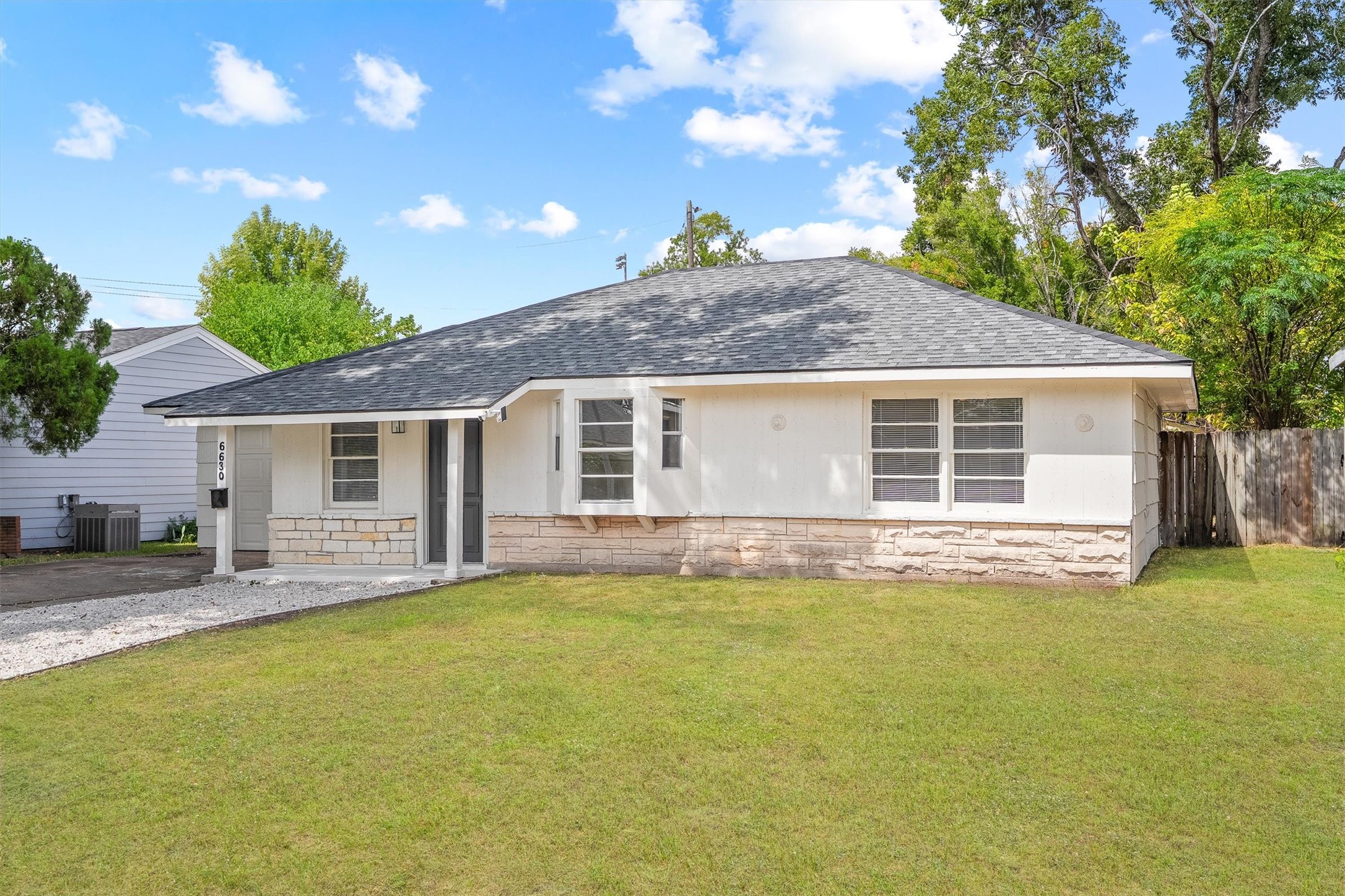 Great single-story home with a modern roof and fresh exterior, set on a spacious, well-maintained lawn. Perfect for easy living in a serene neighborhood. Great single-story home with a modern roof and fresh exterior, set on a spacious, well-maintained lawn. Perfect for easy living in a serene neighborhood.