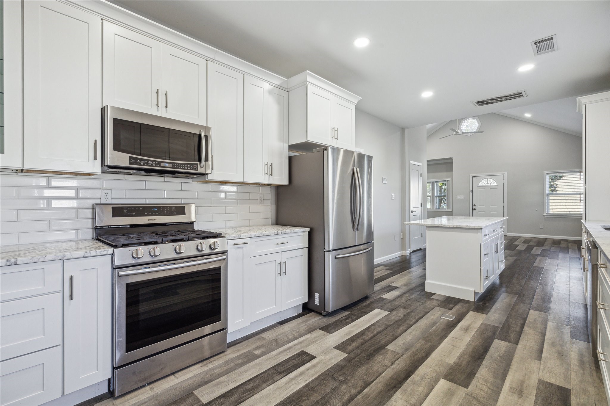 202 E 34th Street, Houston, TX 77018