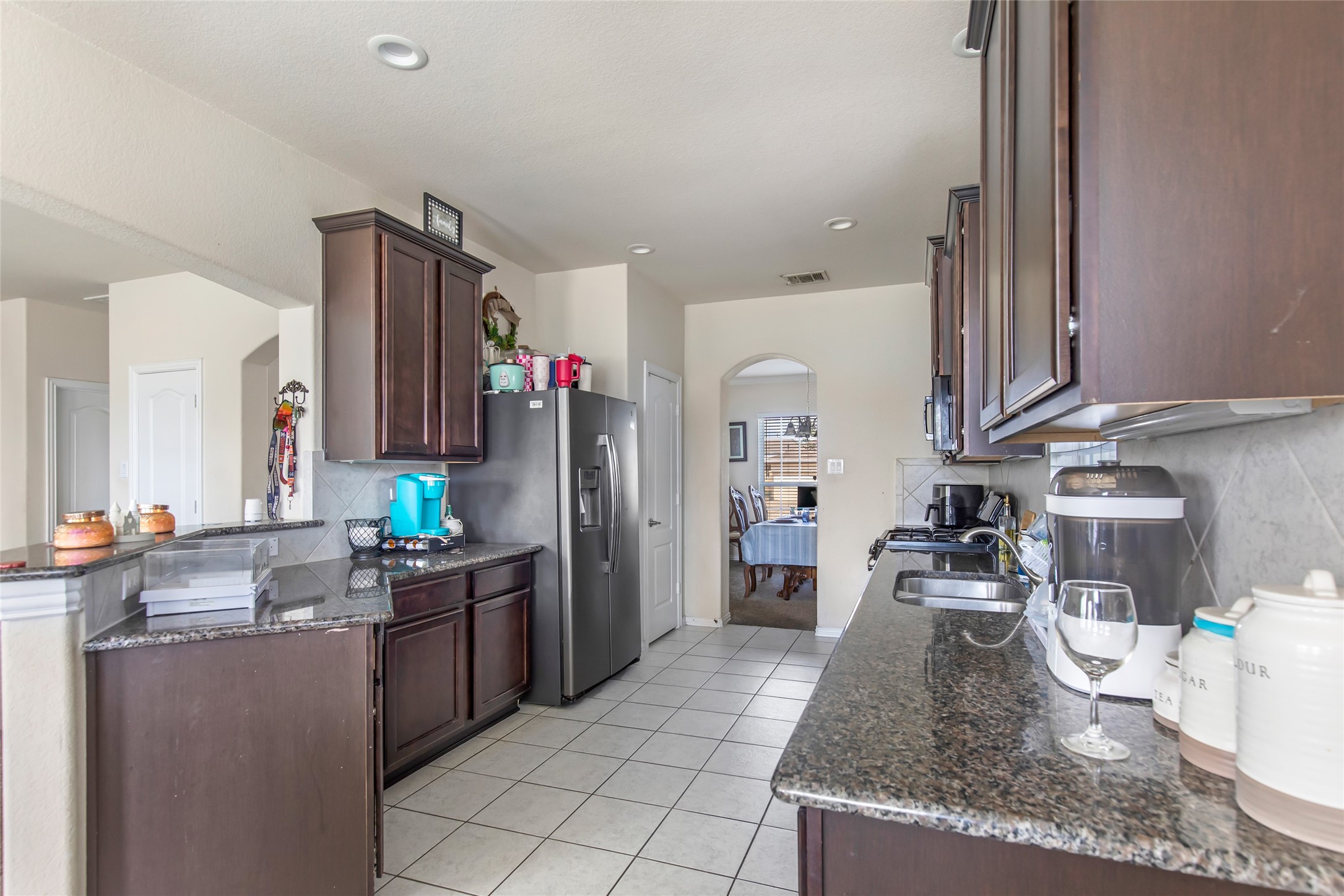 10014 Eagle Pines Drive, Baytown, TX 77521