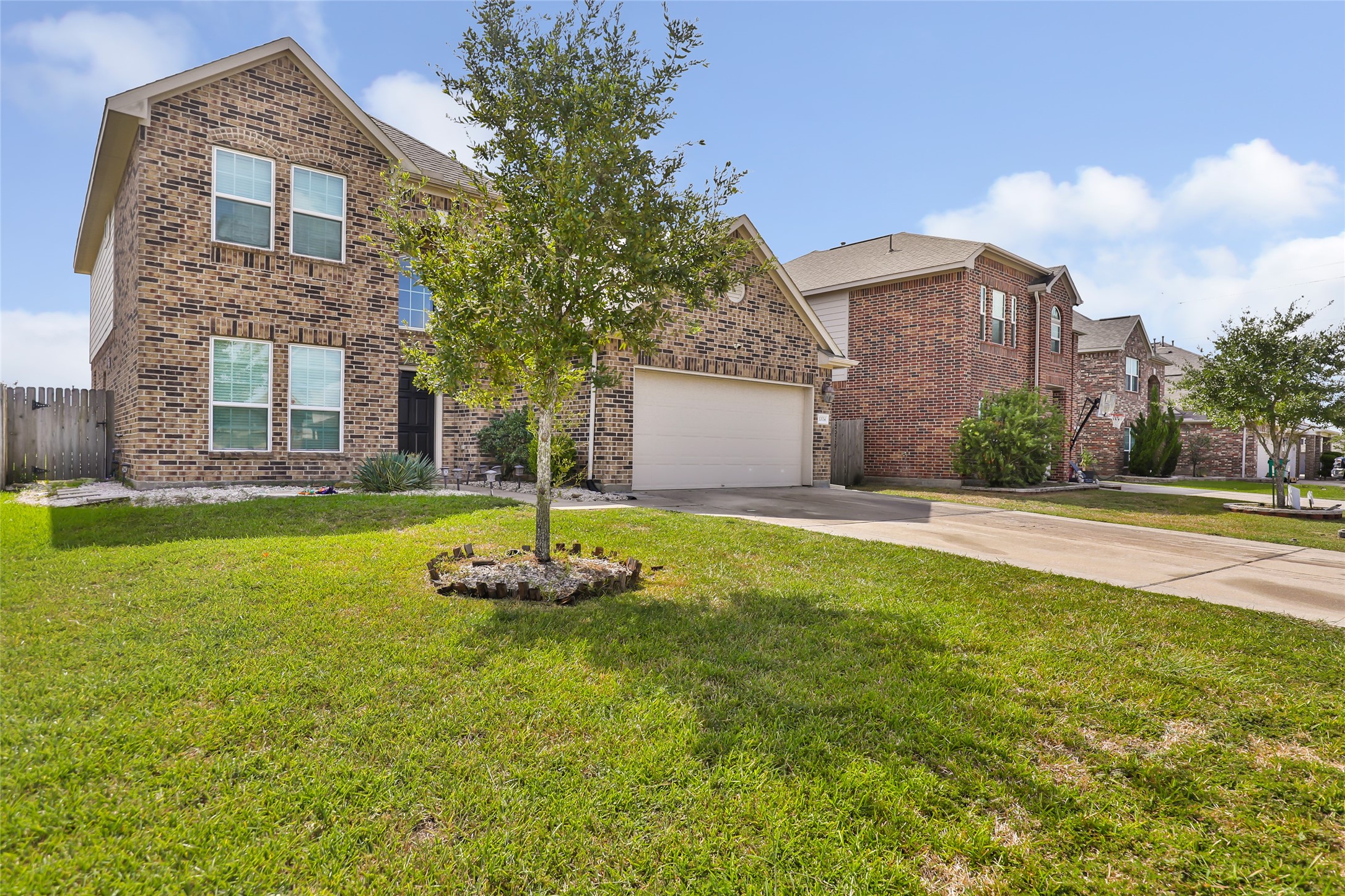 10014 Eagle Pines Drive, Baytown, TX 77521