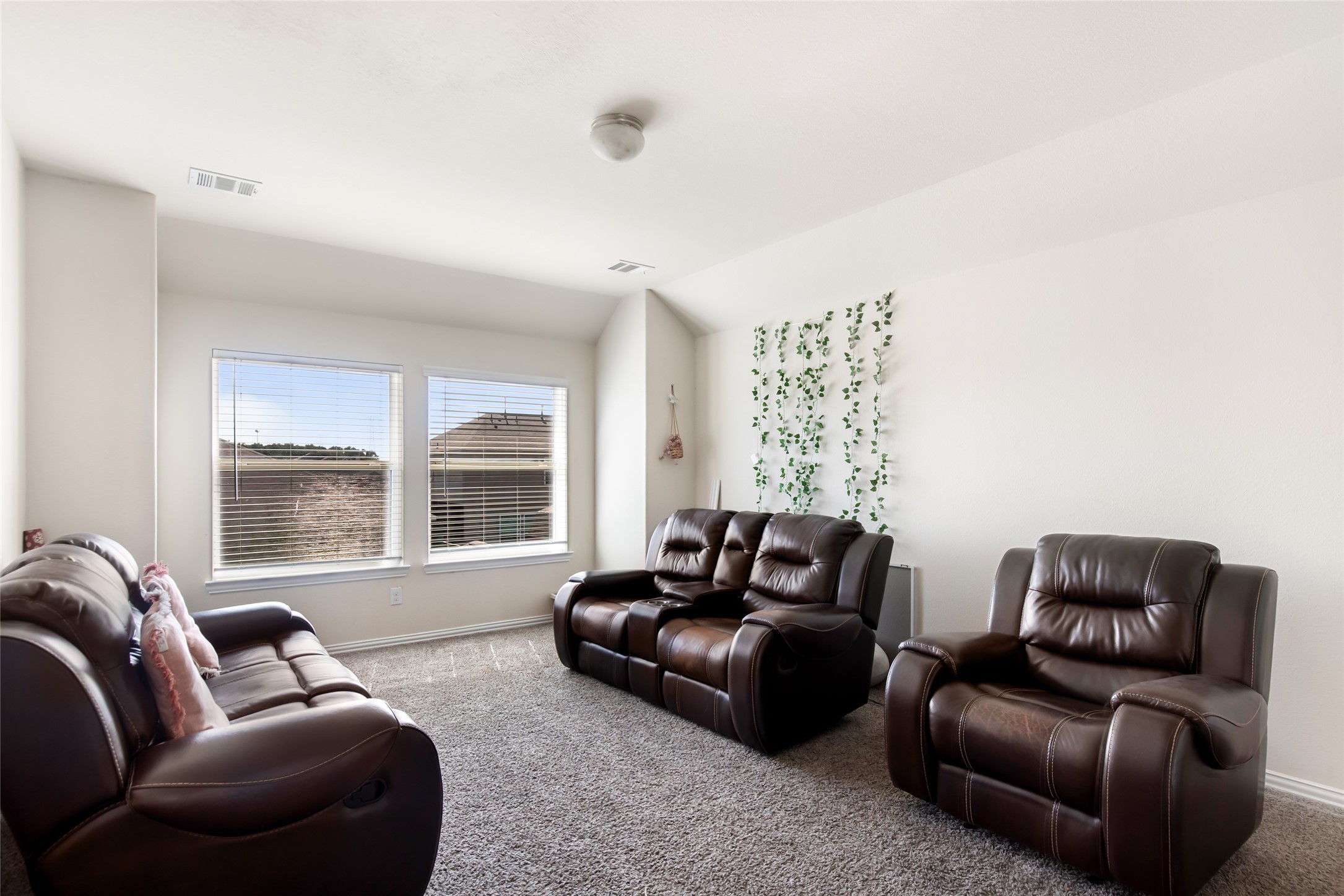 10014 Eagle Pines Drive, Baytown, TX 77521