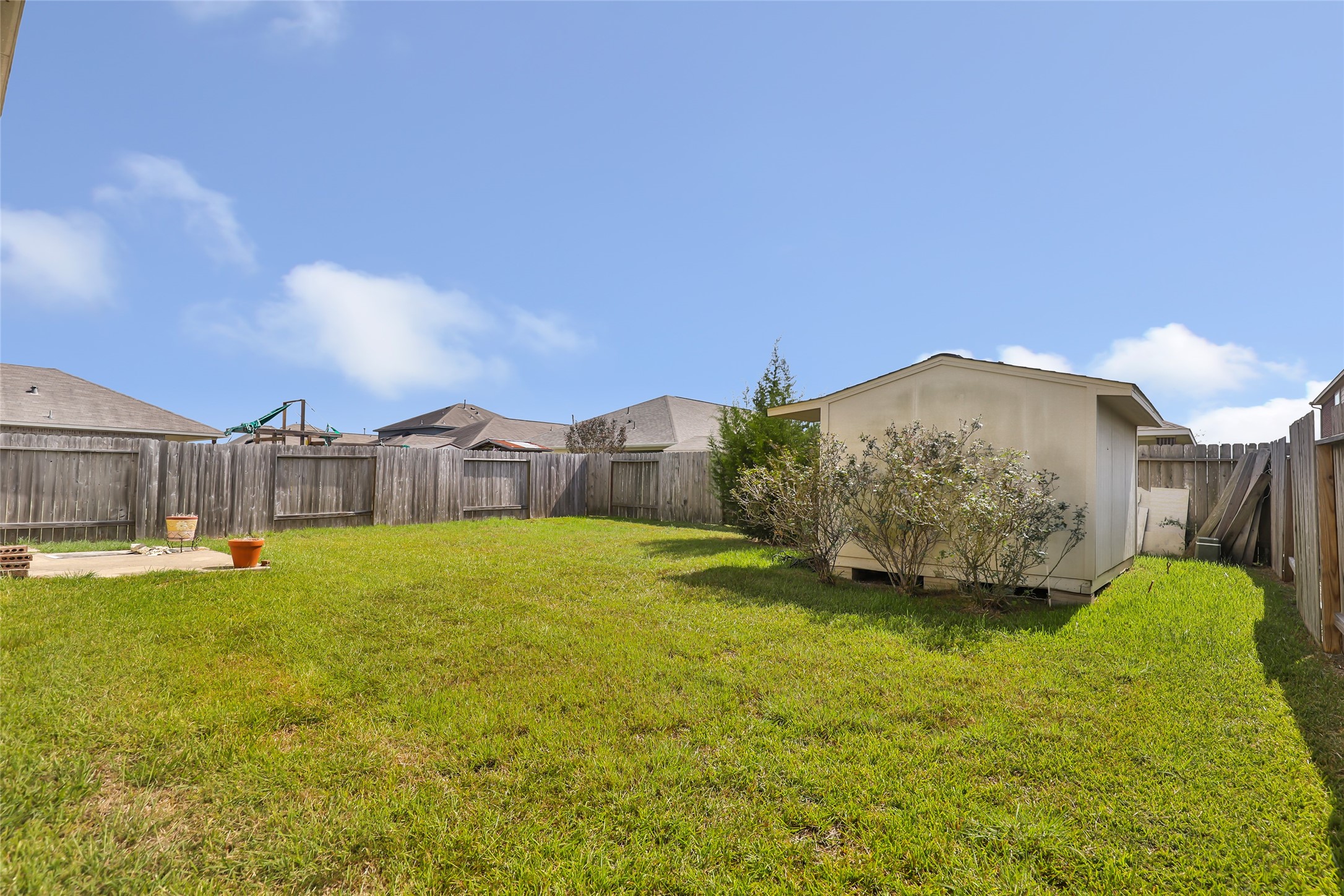 10014 Eagle Pines Drive, Baytown, TX 77521