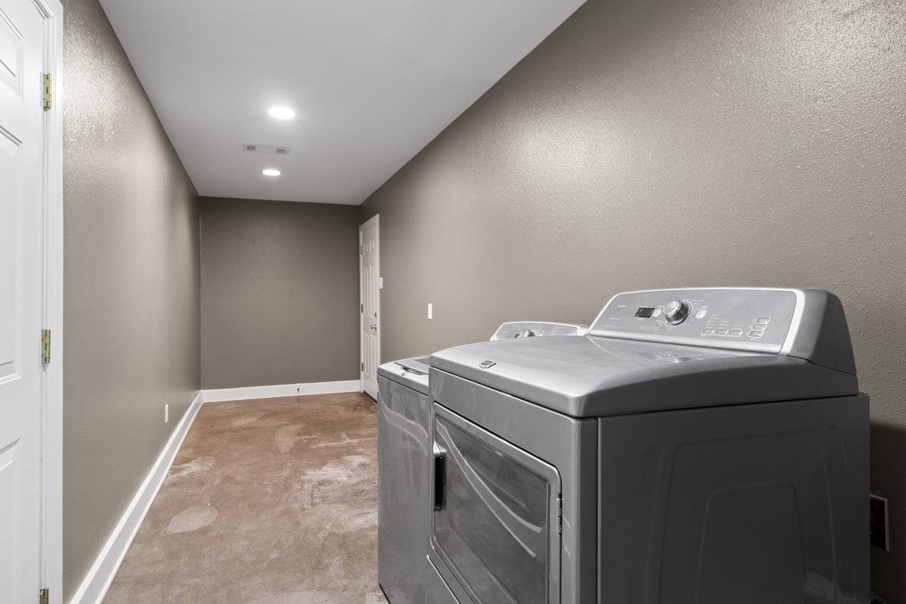 Huge Laundry room / Mud Room