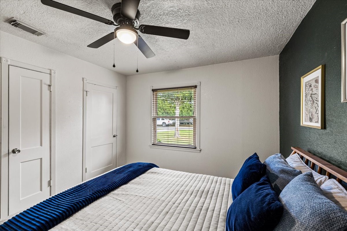 5006 Oak Street, Pasadena, TX 77586