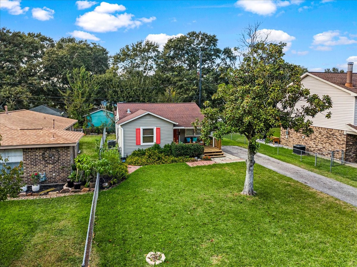 5006 Oak Street, Pasadena, TX 77586