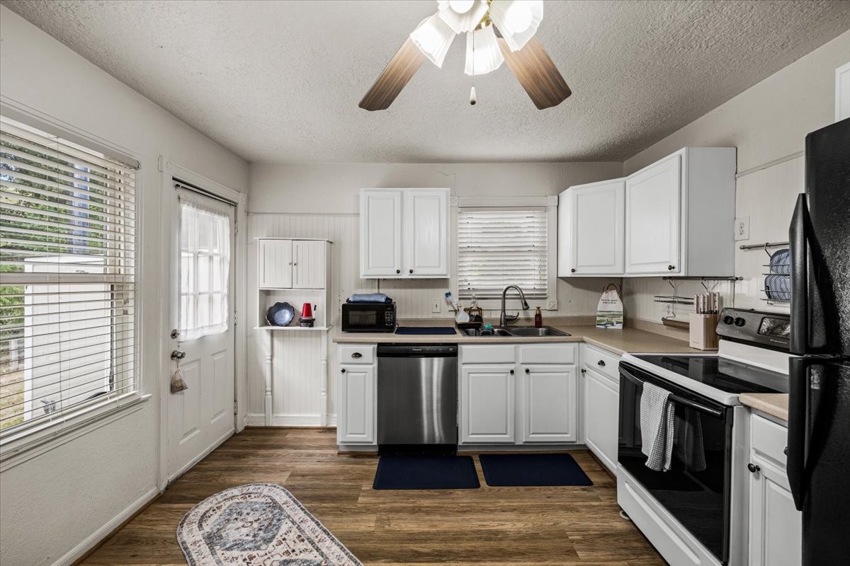 5006 Oak Street, Pasadena, TX 77586
