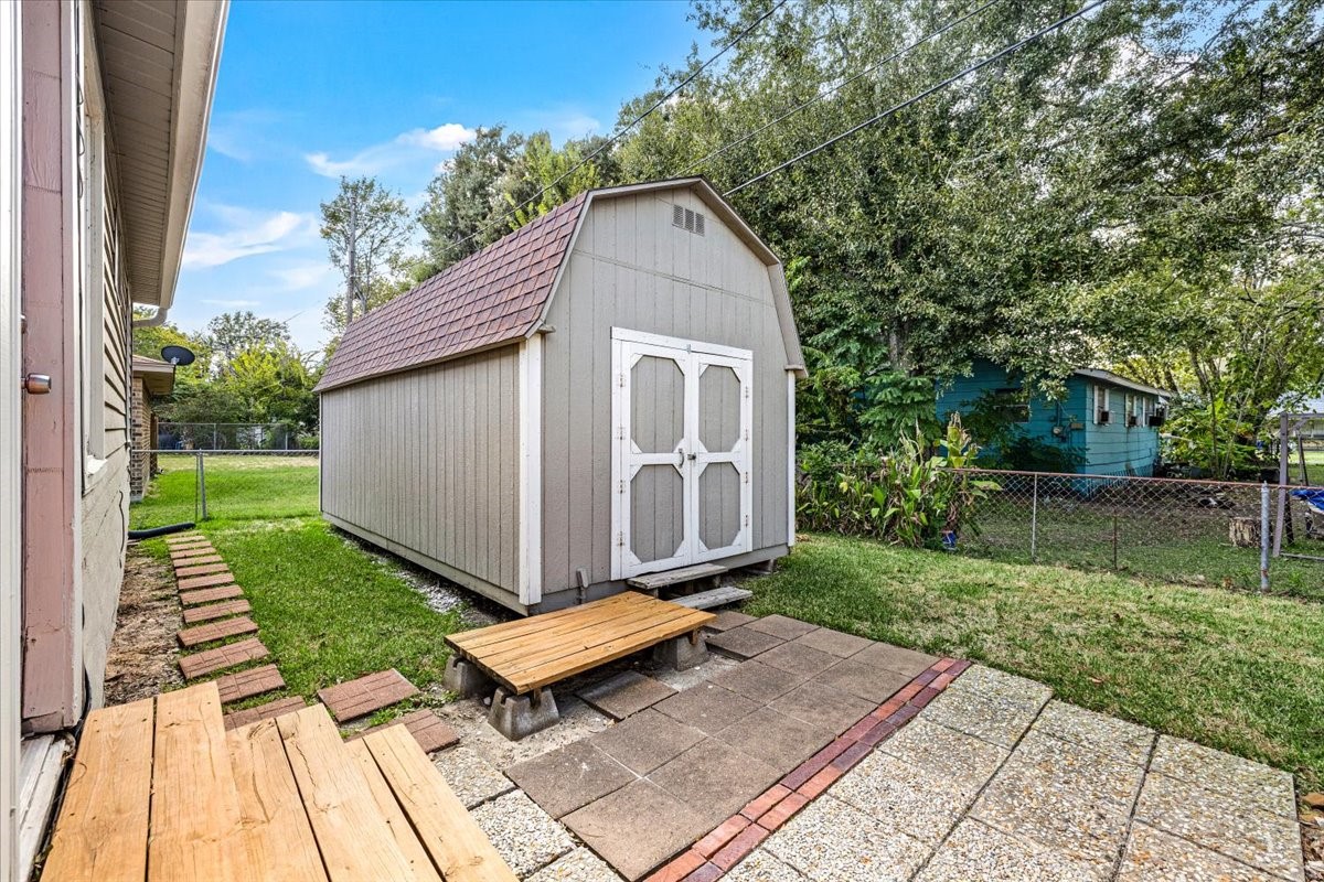 5006 Oak Street, Pasadena, TX 77586