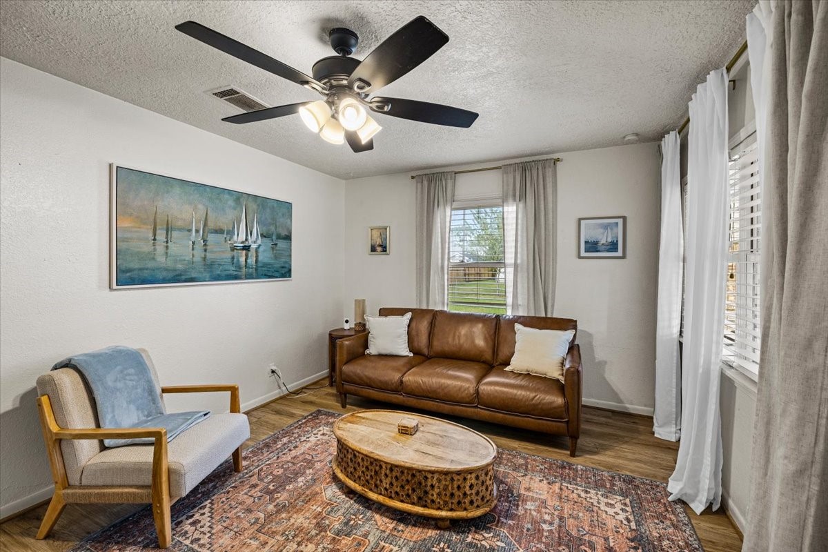 5006 Oak Street, Pasadena, TX 77586