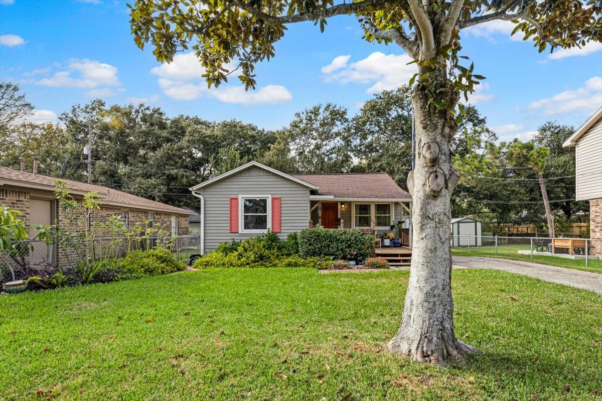 5006 Oak Street, Pasadena, TX 77586