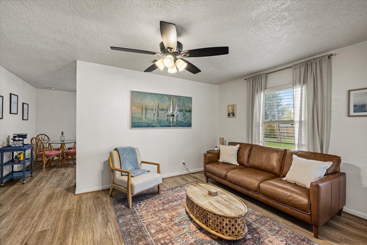 5006 Oak Street, Pasadena, TX 77586