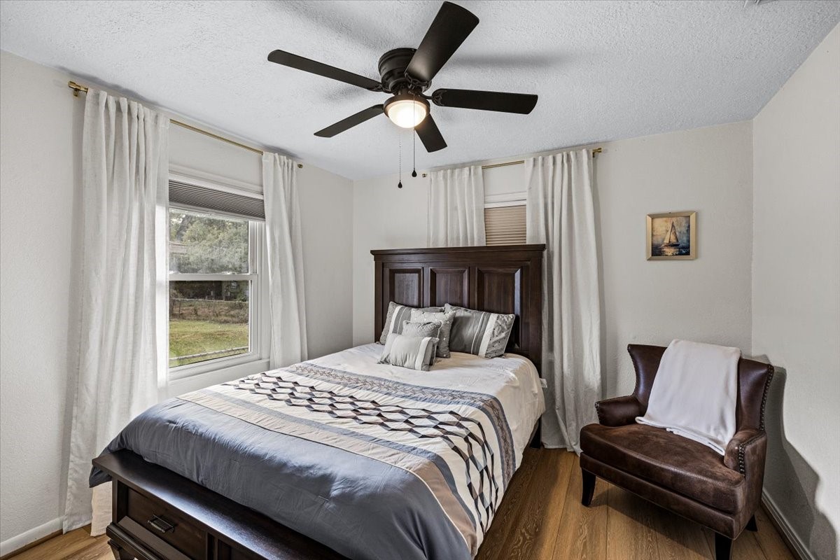 5006 Oak Street, Pasadena, TX 77586