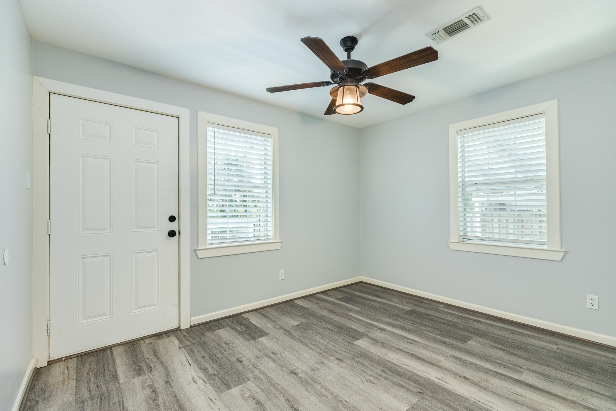 5507 Menard Avenue, Galveston, TX 77551