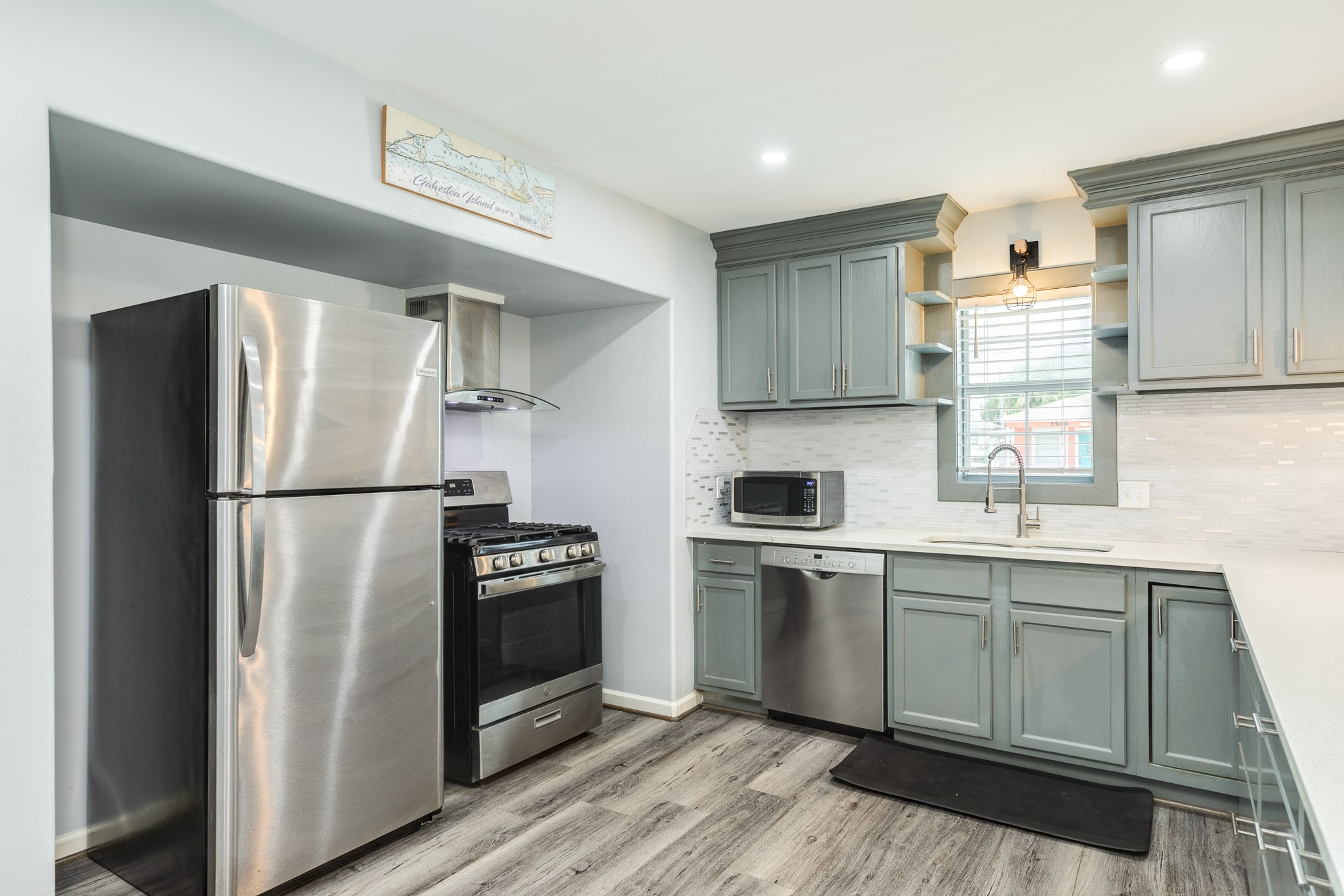 5507 Menard Avenue, Galveston, TX 77551 5507 Menard Avenue, Galveston, TX 77551