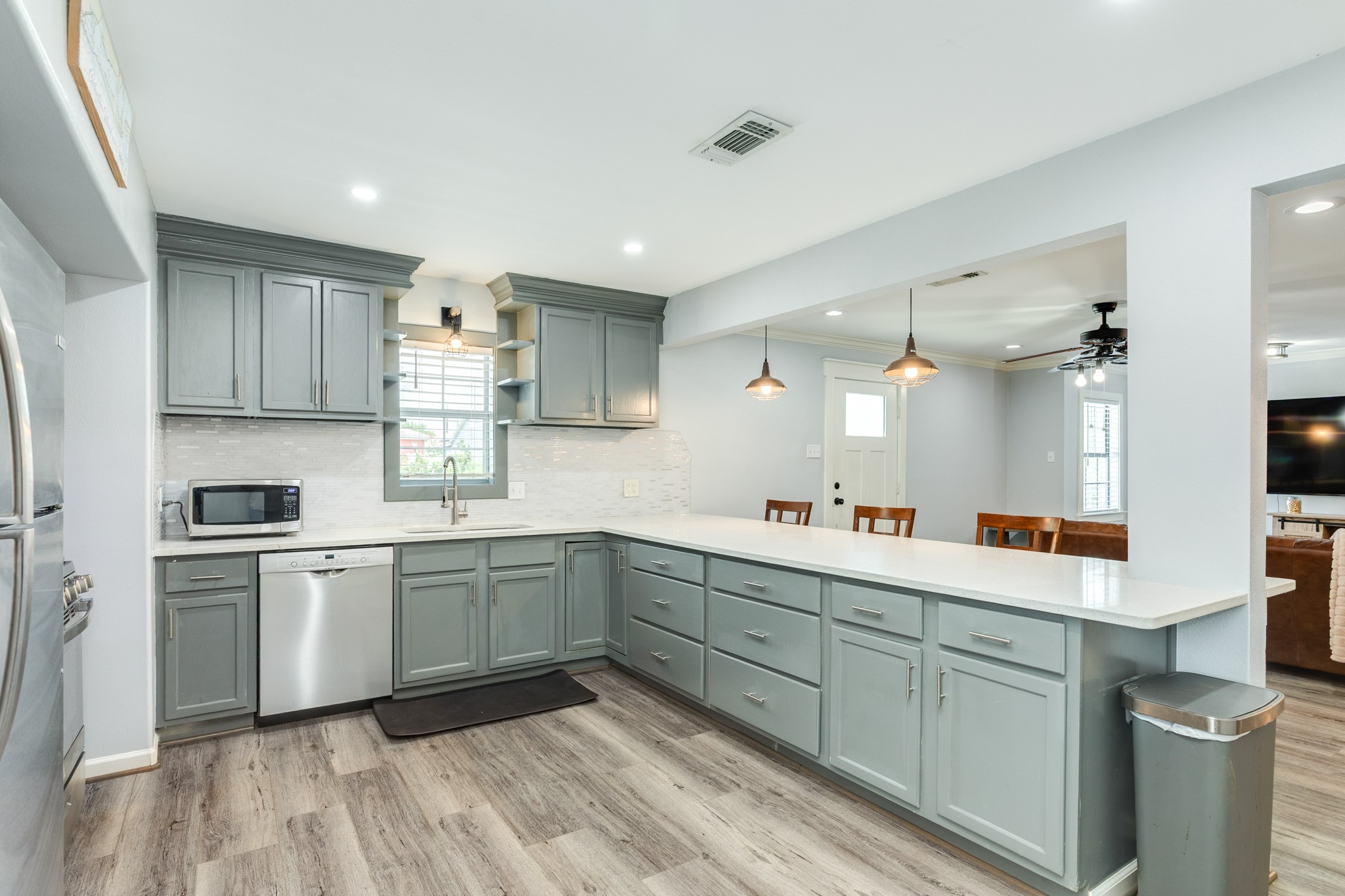 5507 Menard Avenue, Galveston, TX 77551