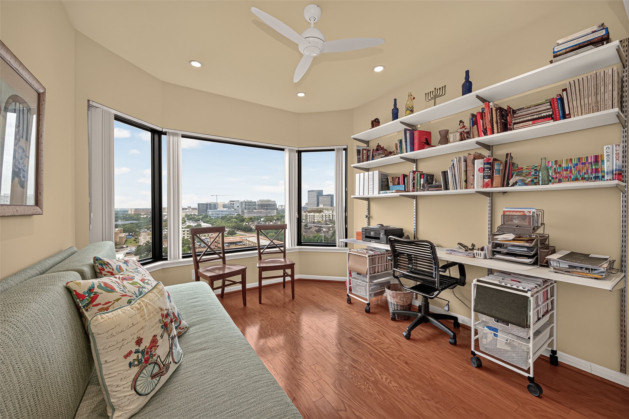 guest room/office