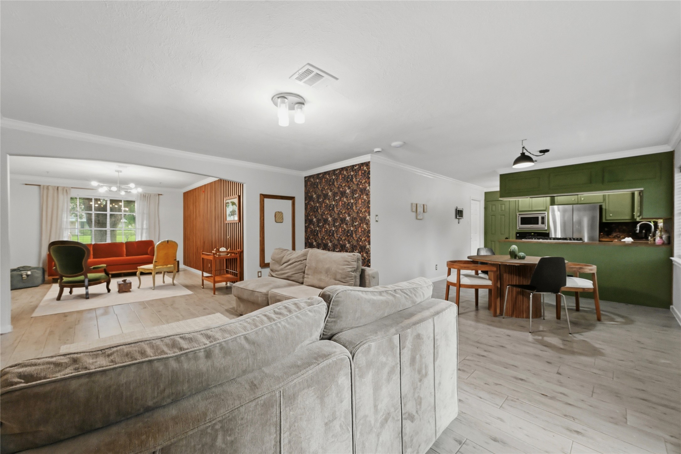 Spacious living area ideal for entertaining Spacious living area ideal for entertaining