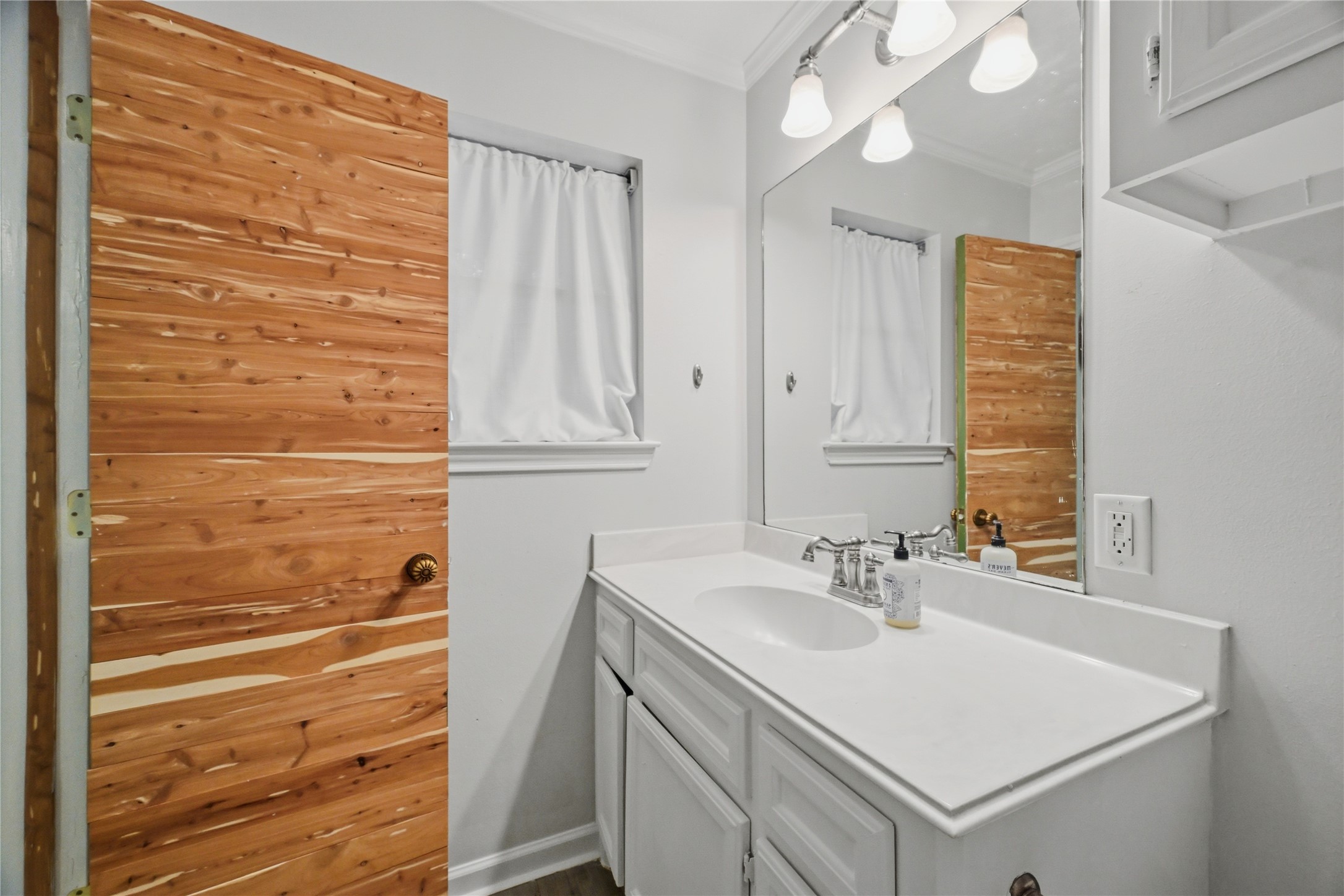 15810 Acapulco Drive, Jersey Village, TX 77040