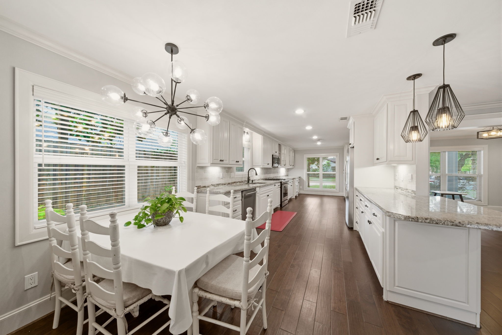 5535 Queensloch Drive Drive, Houston, TX 77096