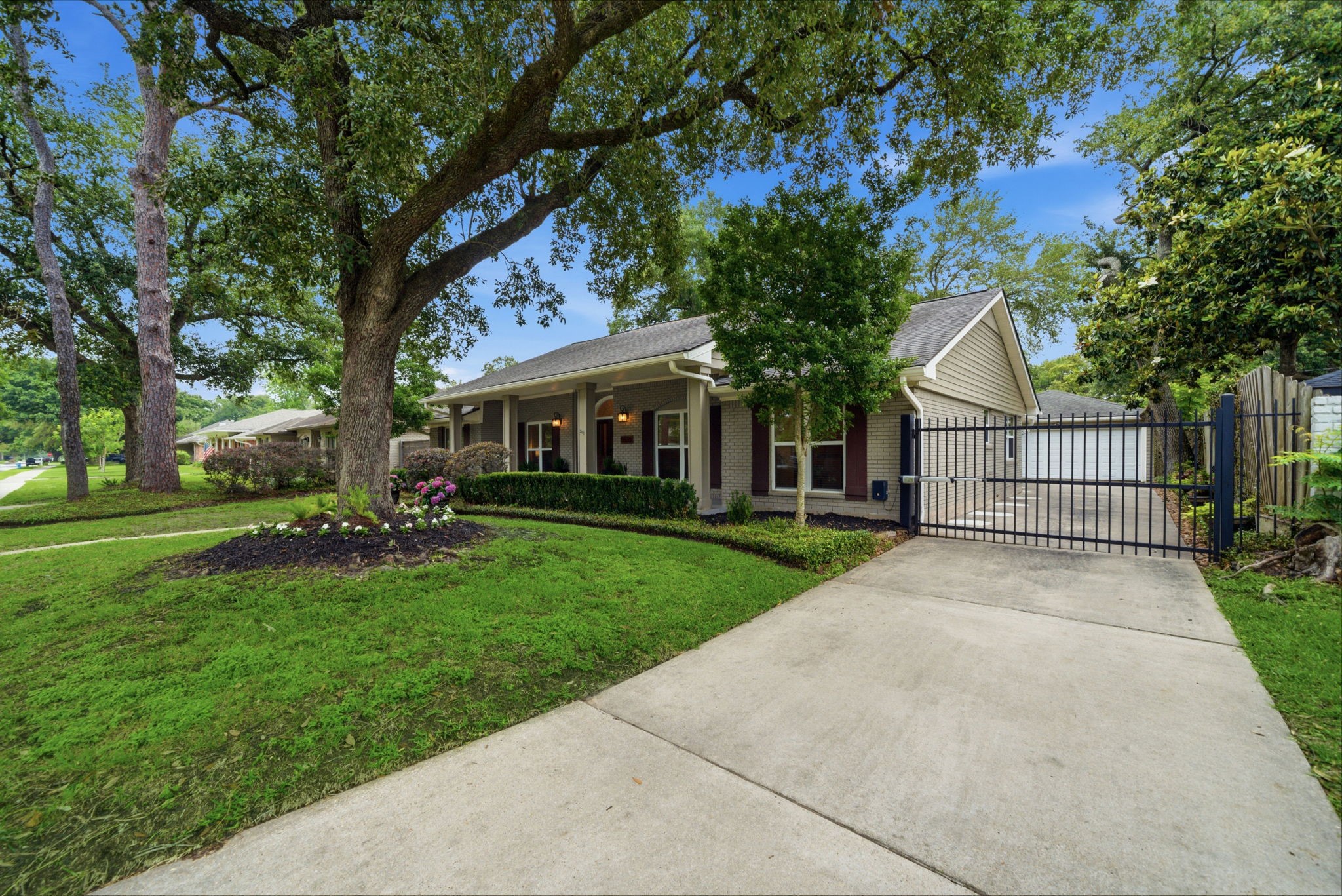5535 Queensloch Drive Drive, Houston, TX 77096 5535 Queensloch Drive Drive, Houston, TX 77096