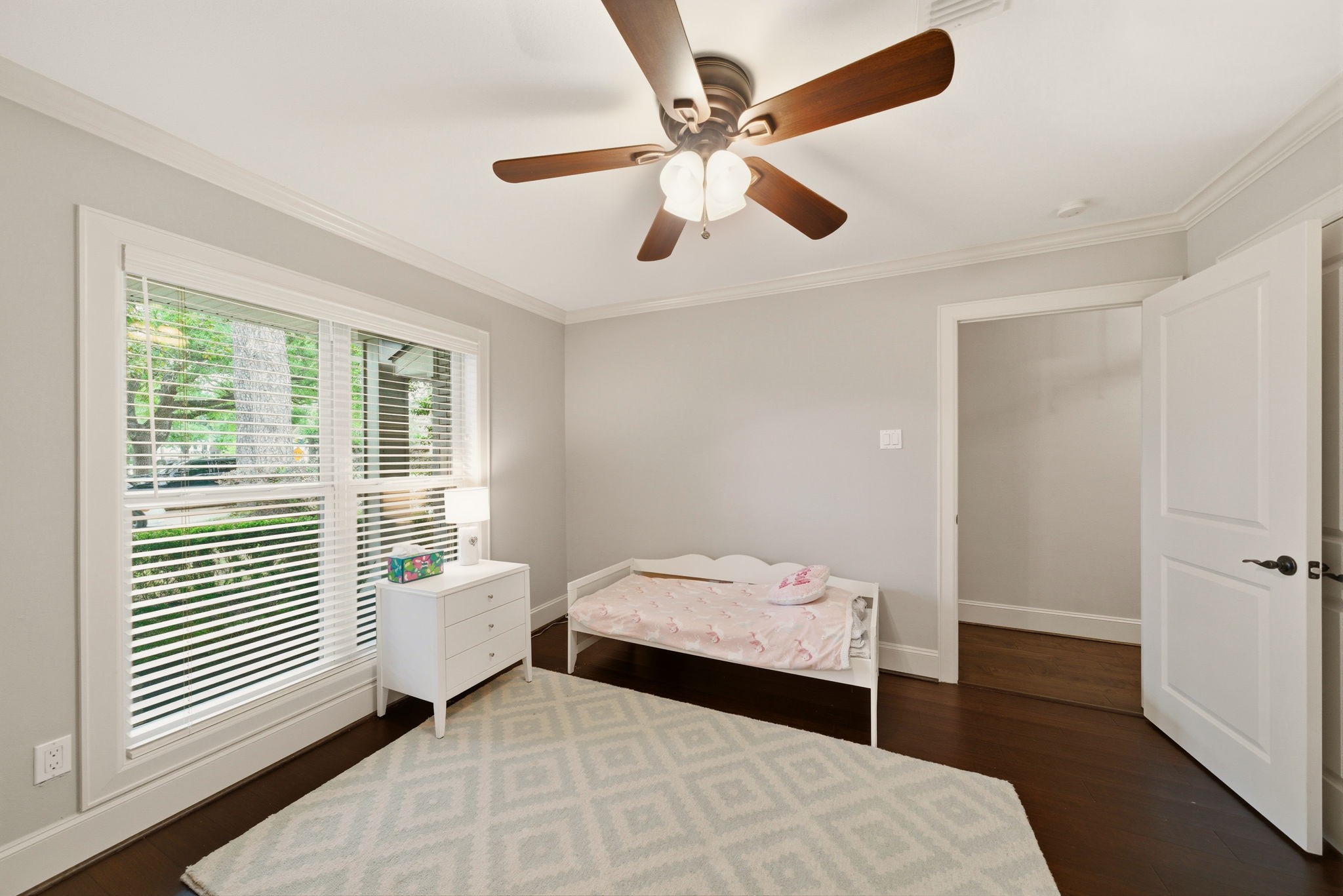 5535 Queensloch Drive Drive, Houston, TX 77096
