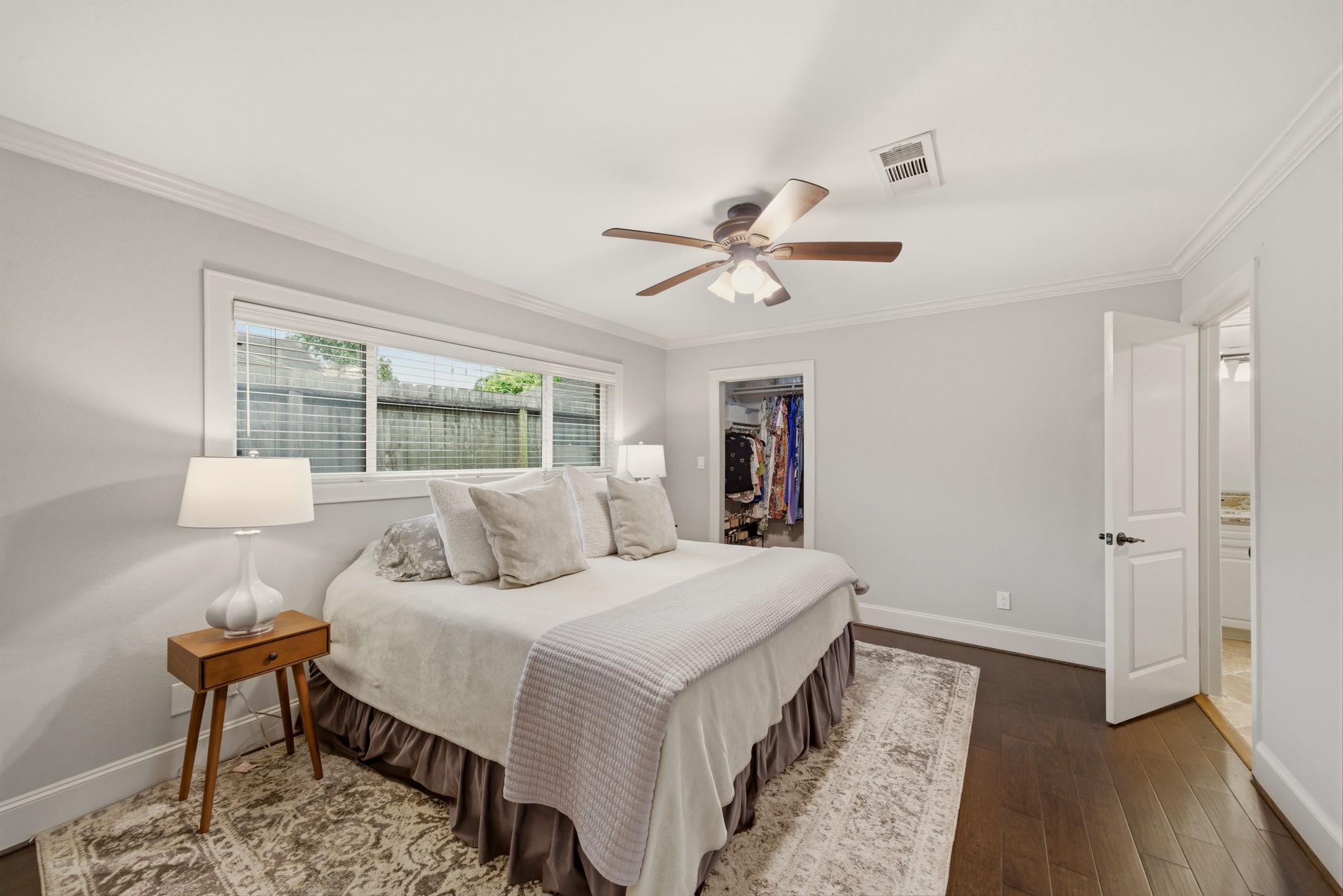 5535 Queensloch Drive Drive, Houston, TX 77096