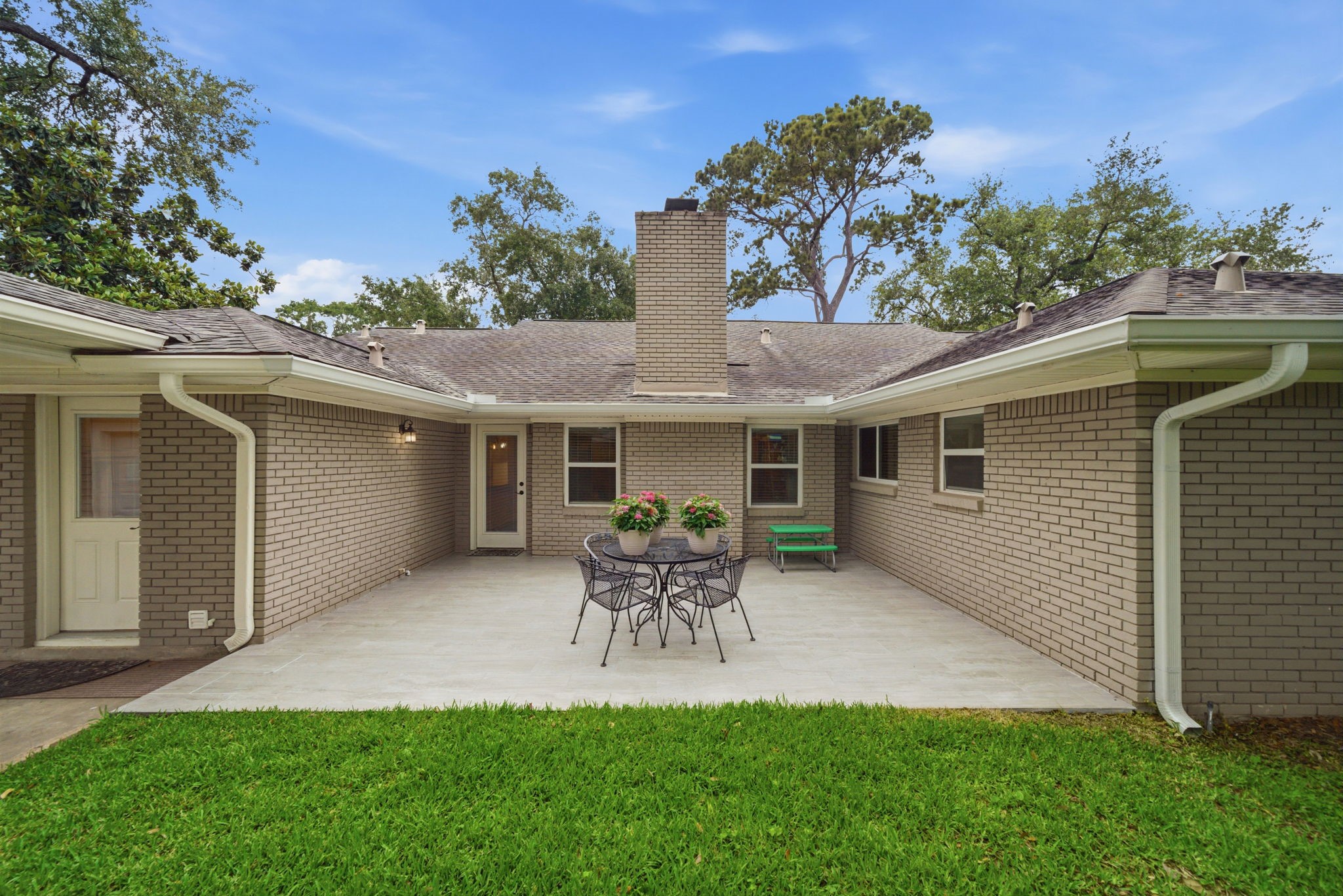 5535 Queensloch Drive Drive, Houston, TX 77096