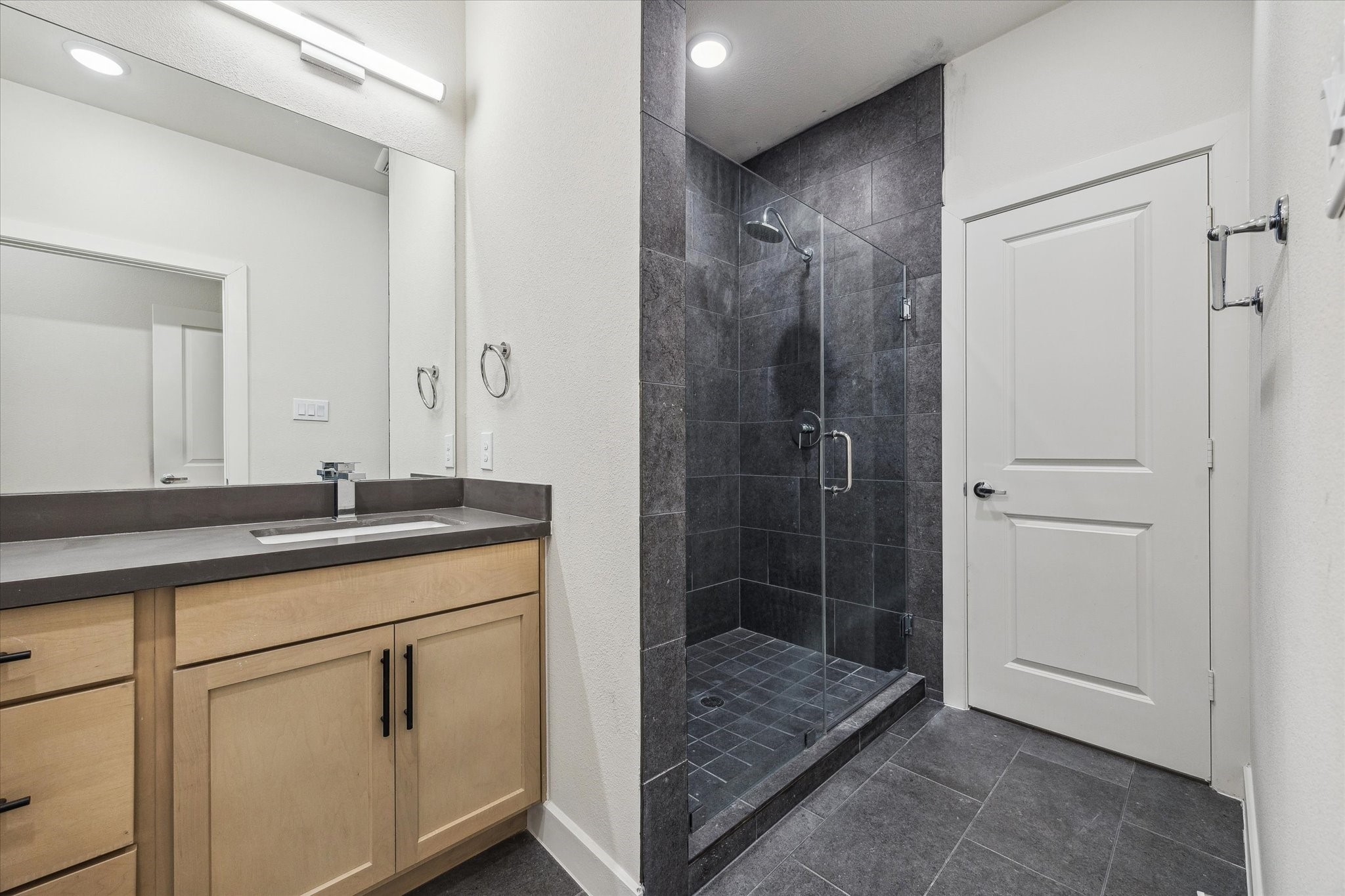 Representative photo of primary bath. Layout and selections may vary.