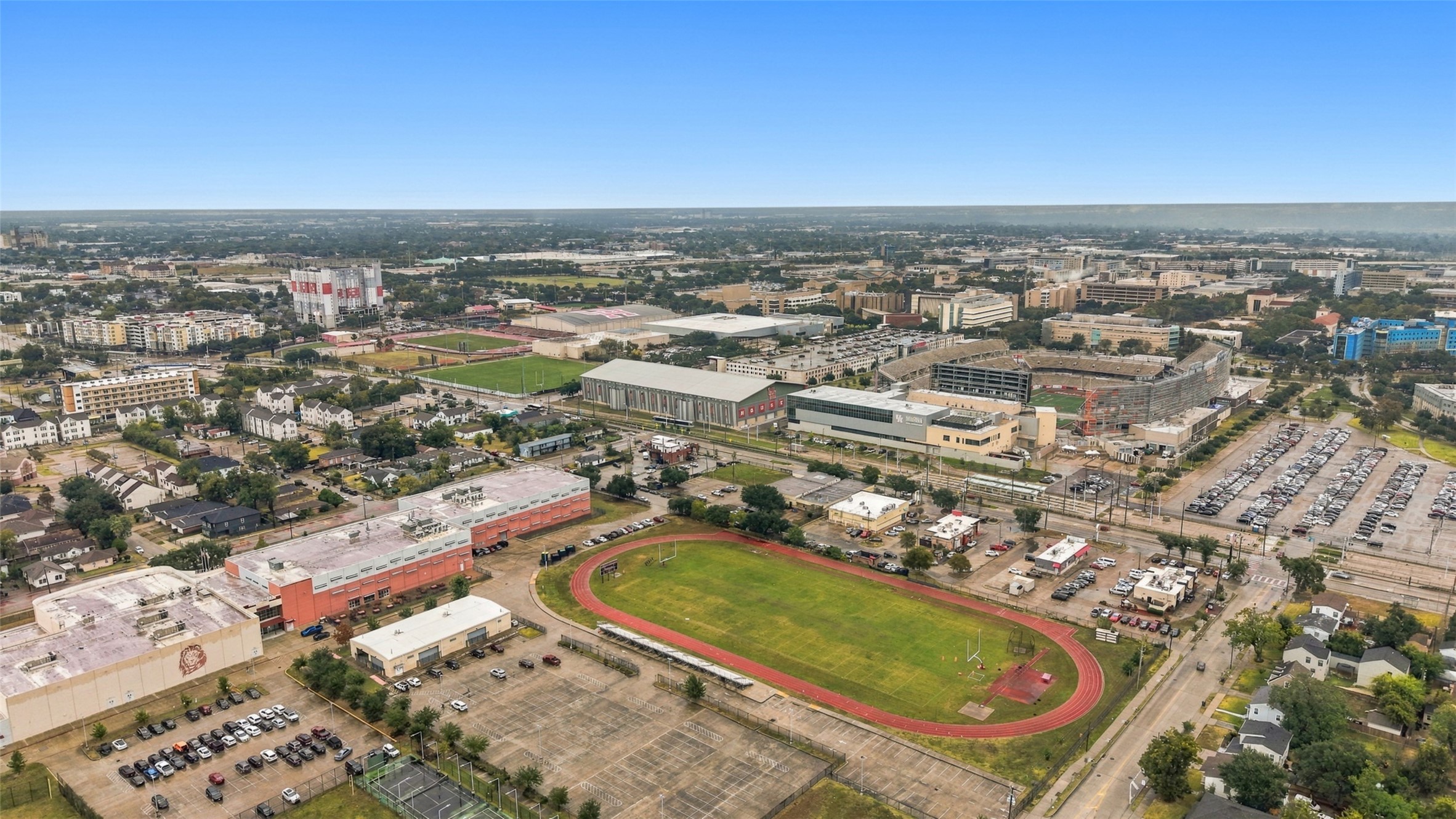 Prime urban location with two universities near- Texas Southern University and University of Houston. Easy access to city amenities, offering a vibrant community atmosphere.