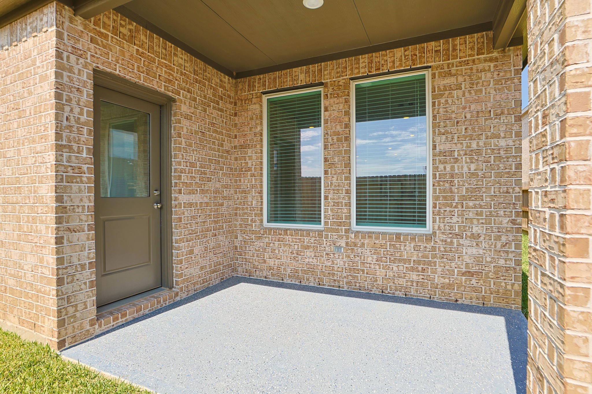 Another view of back patio.