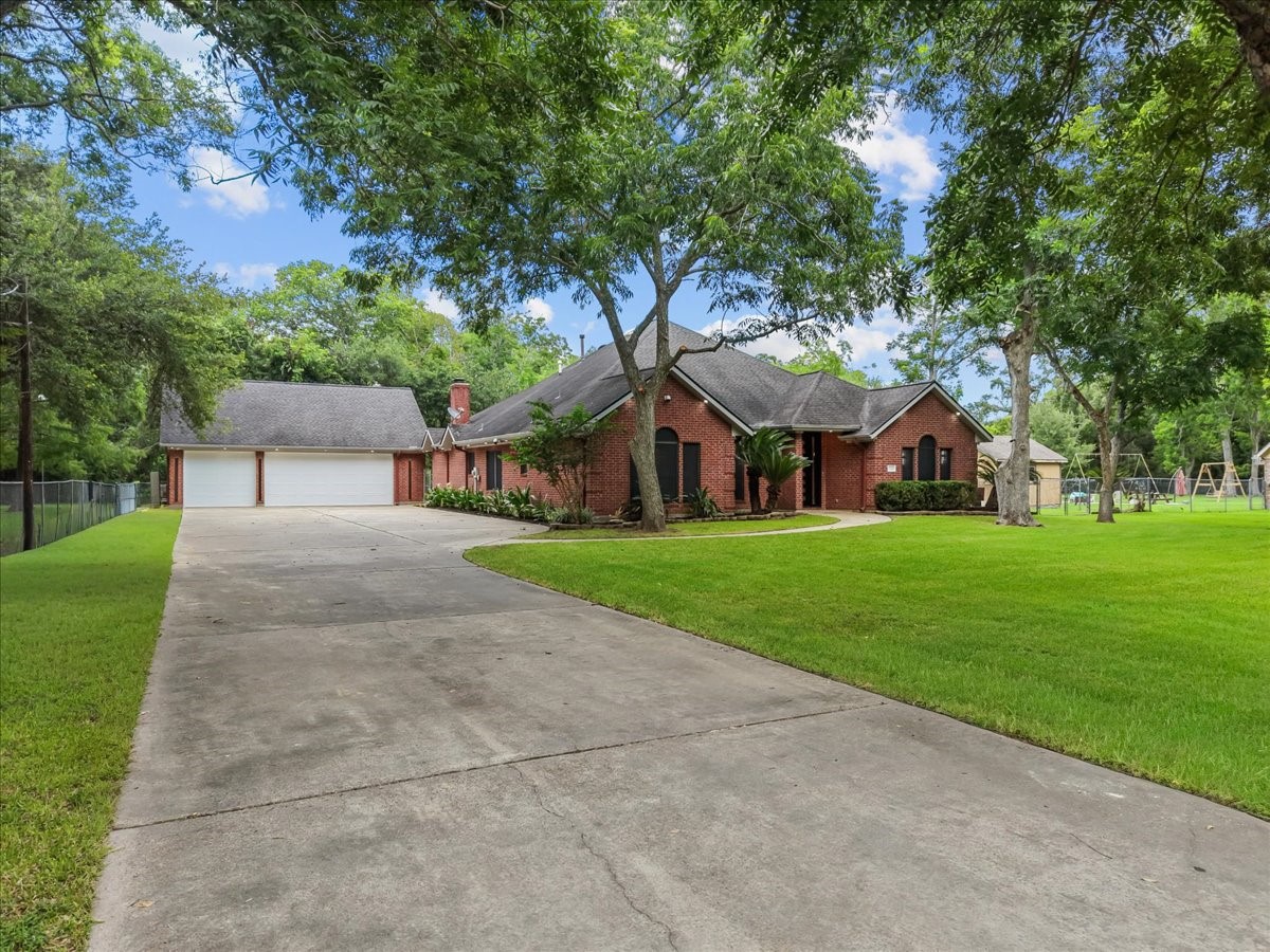 9700 Jay Road, Hitchcock, TX 77563 9700 Jay Road, Hitchcock, TX 77563