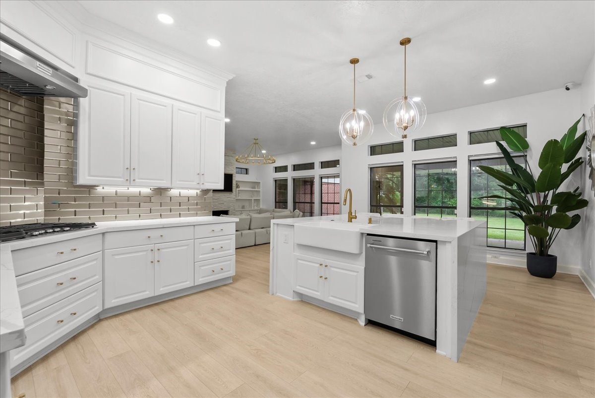Seamlessly connected to the family room, this expansive kitchen allows conversations to flow as easily as the floor plan, making entertaining effortless and everyday living even better.