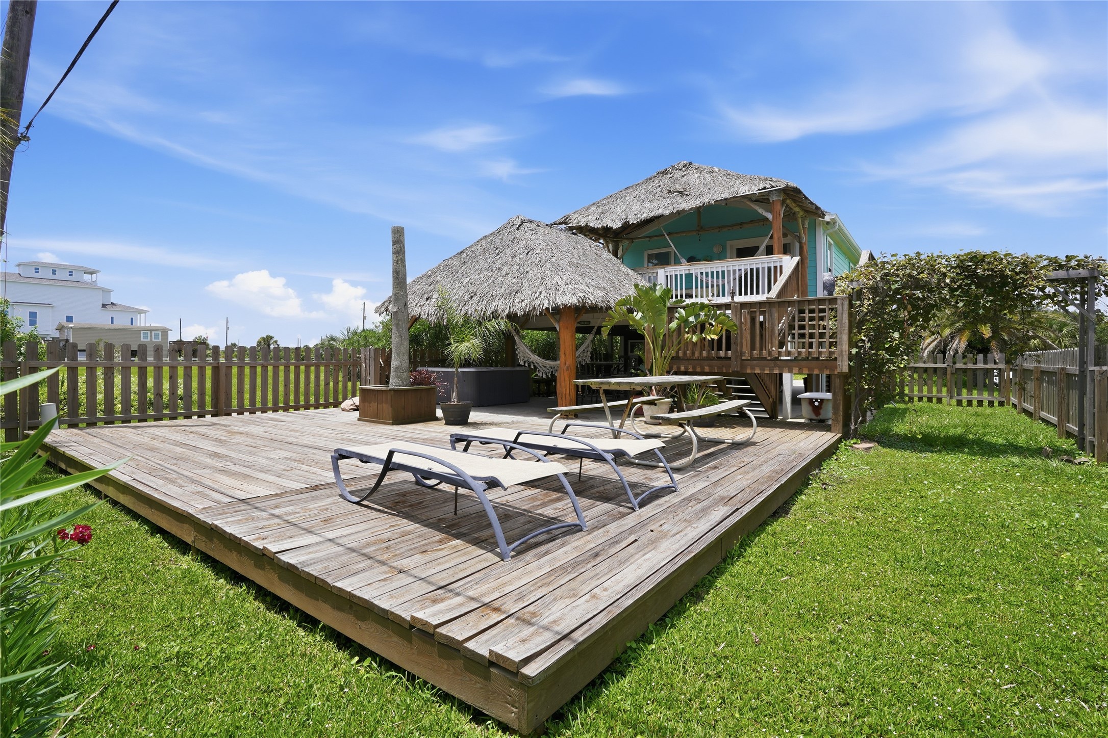 3827 Las Palmas Street, Galveston, TX 77554