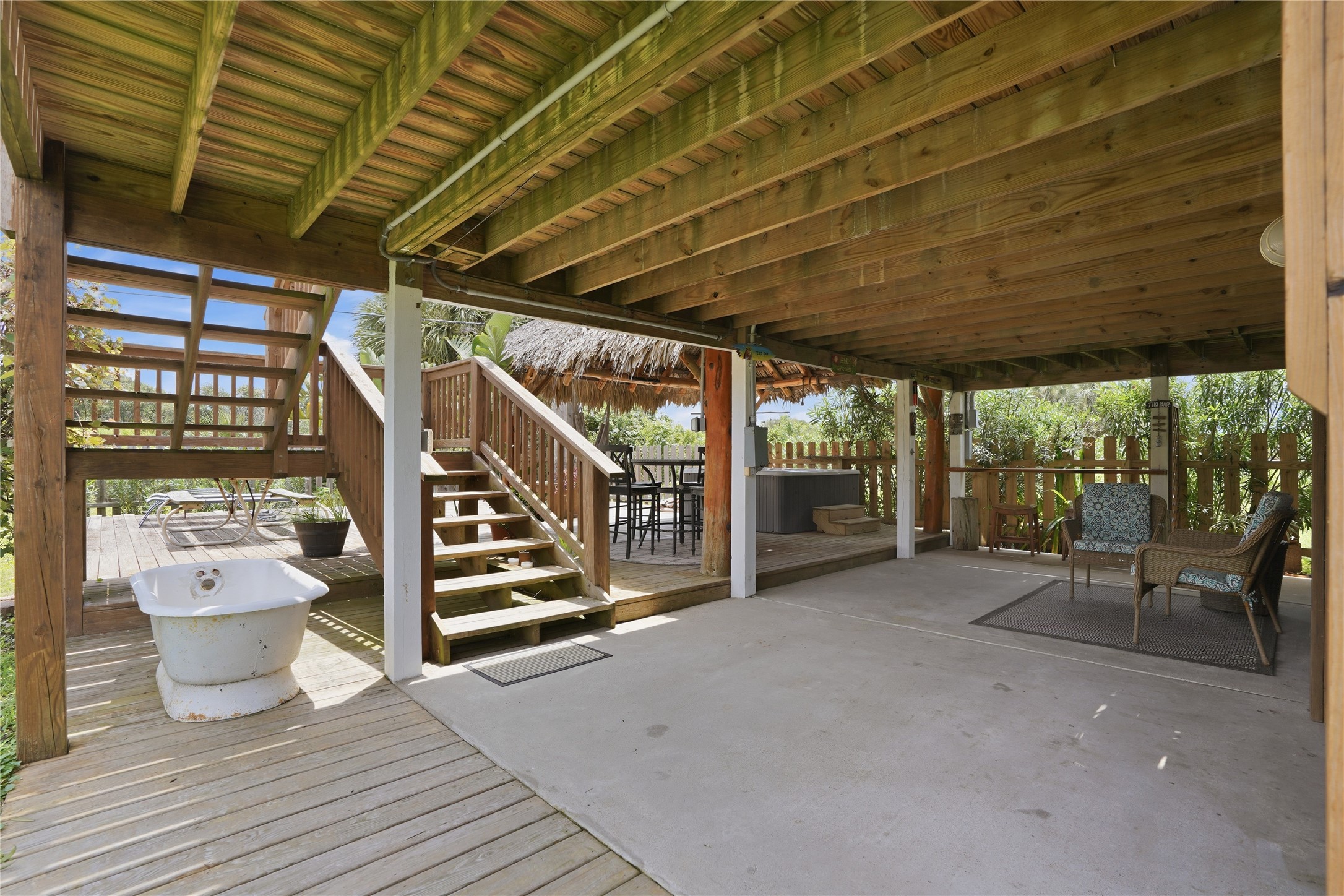 3827 Las Palmas Street, Galveston, TX 77554