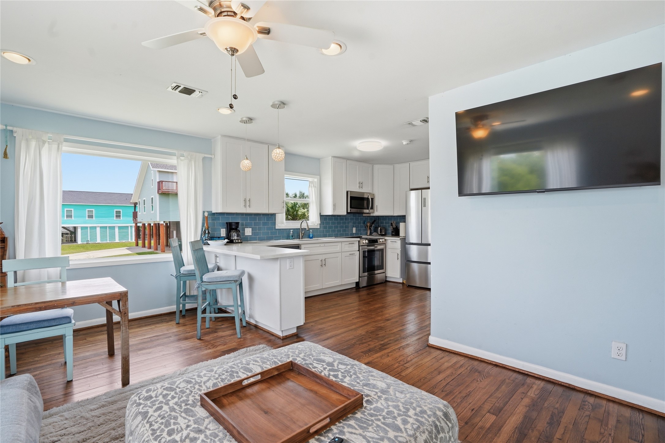 3827 Las Palmas Street, Galveston, TX 77554 3827 Las Palmas Street, Galveston, TX 77554