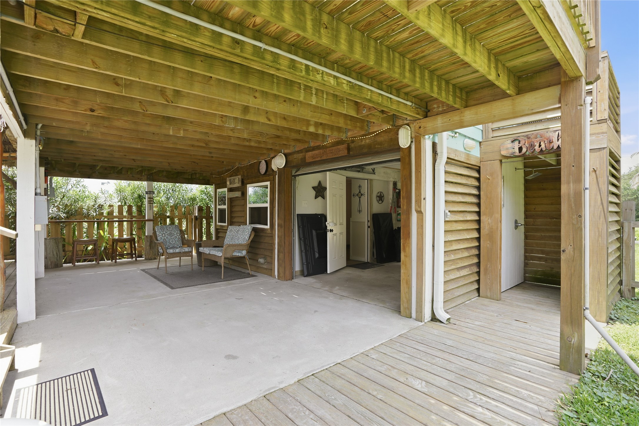 3827 Las Palmas Street, Galveston, TX 77554