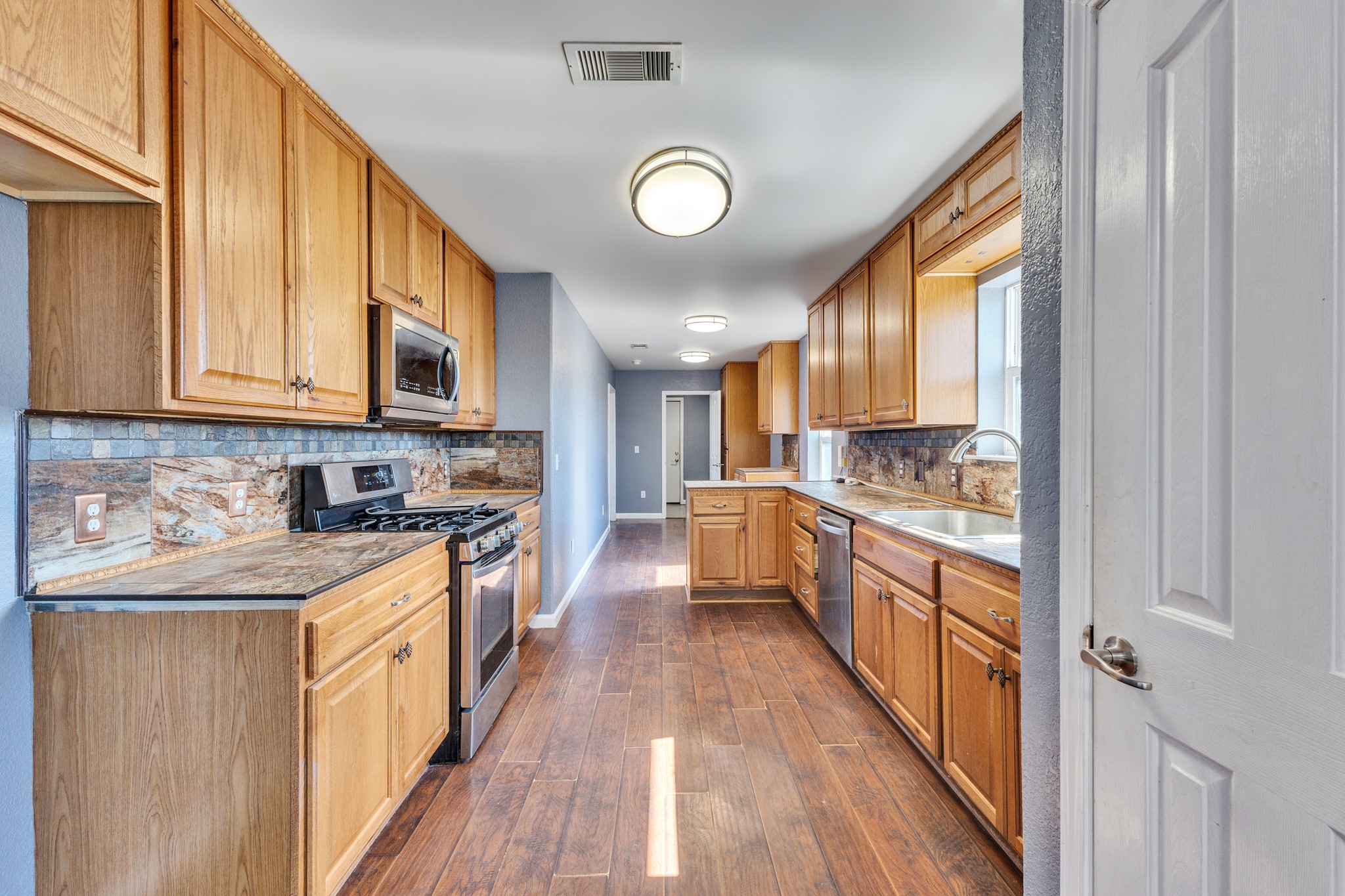 1402 51st Street, Galveston, TX 77551