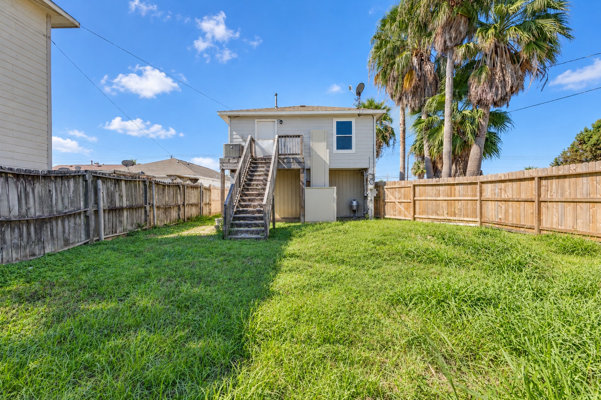 1402 51st Street, Galveston, TX 77551