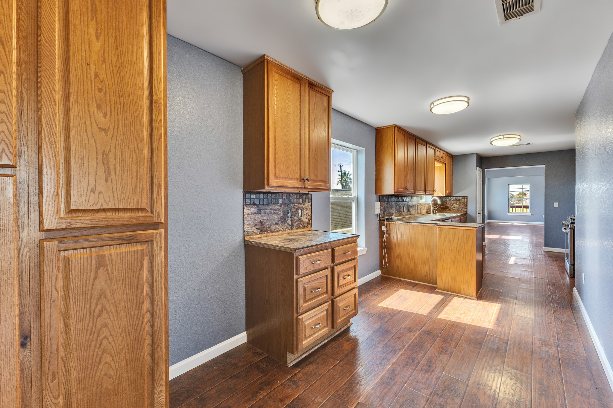 1402 51st Street, Galveston, TX 77551