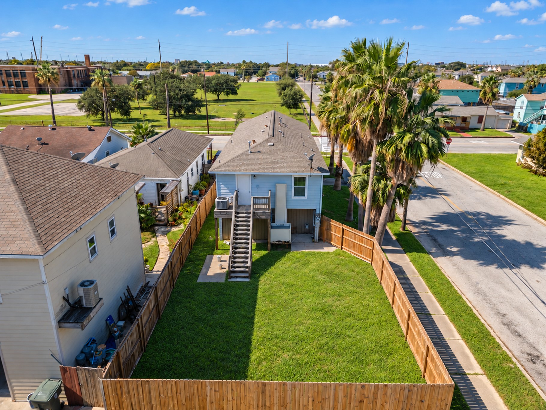 1402 51st Street, Galveston, TX 77551