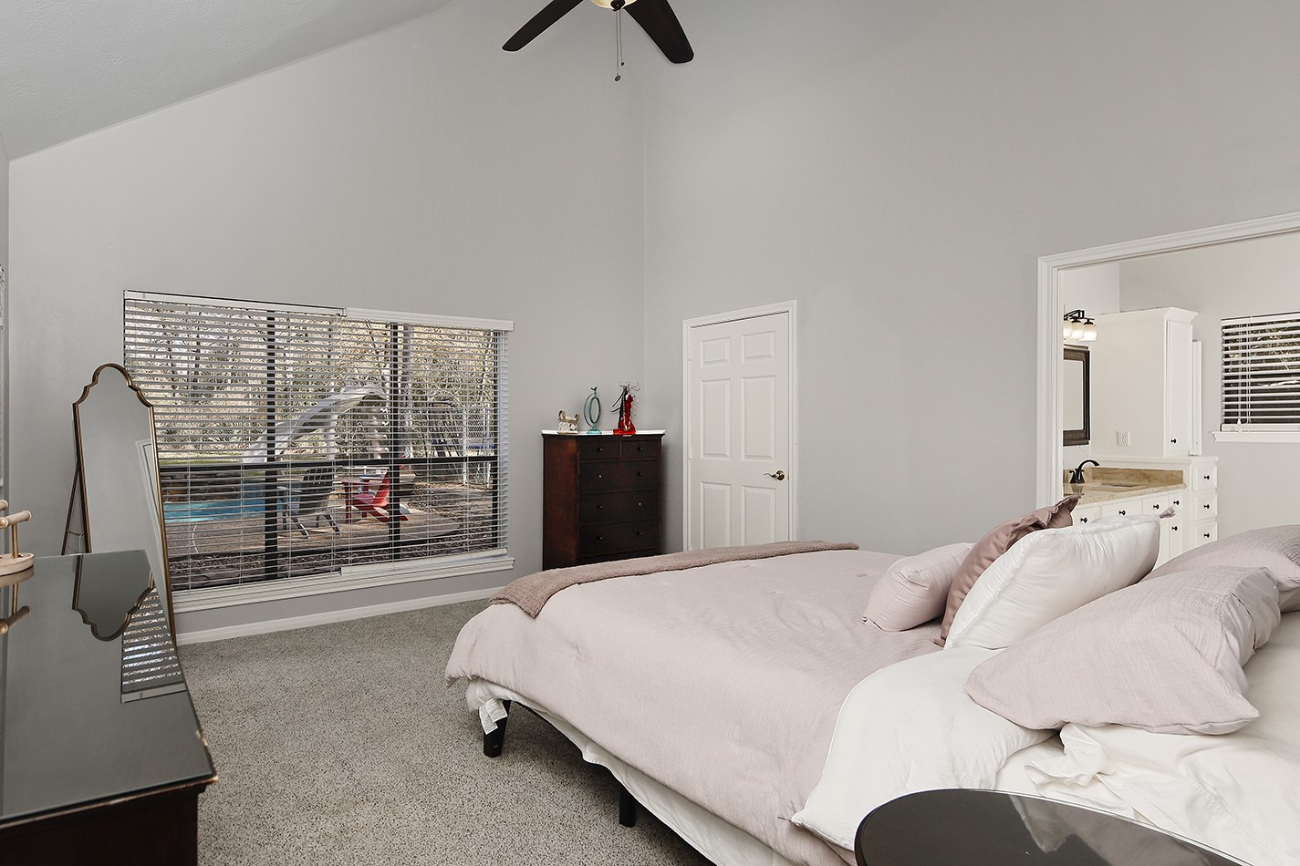 44 Lake Forest Circle, Conroe, TX 77384