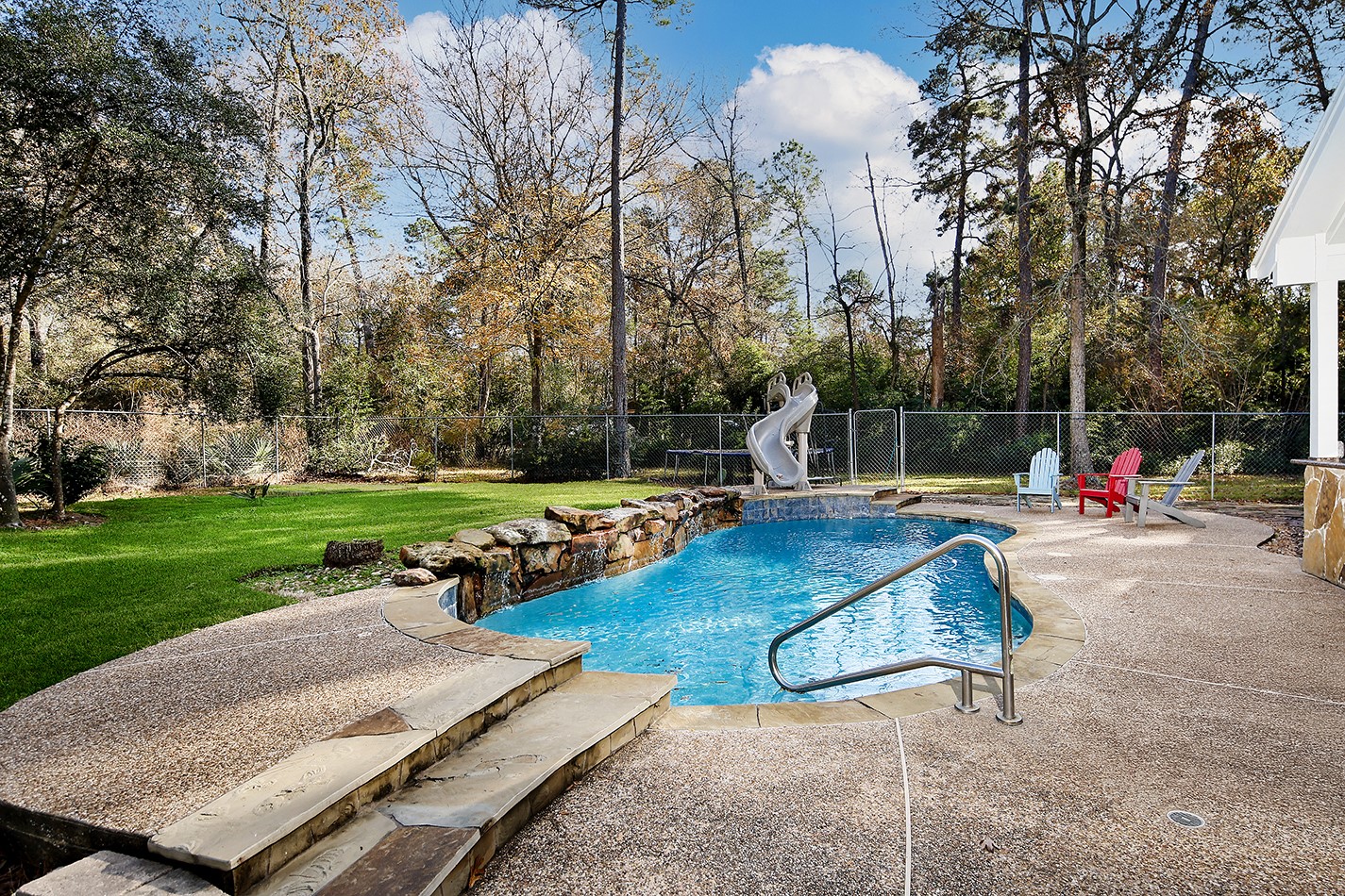 44 Lake Forest Circle, Conroe, TX 77384