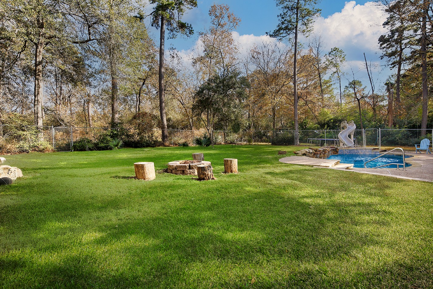 44 Lake Forest Circle, Conroe, TX 77384
