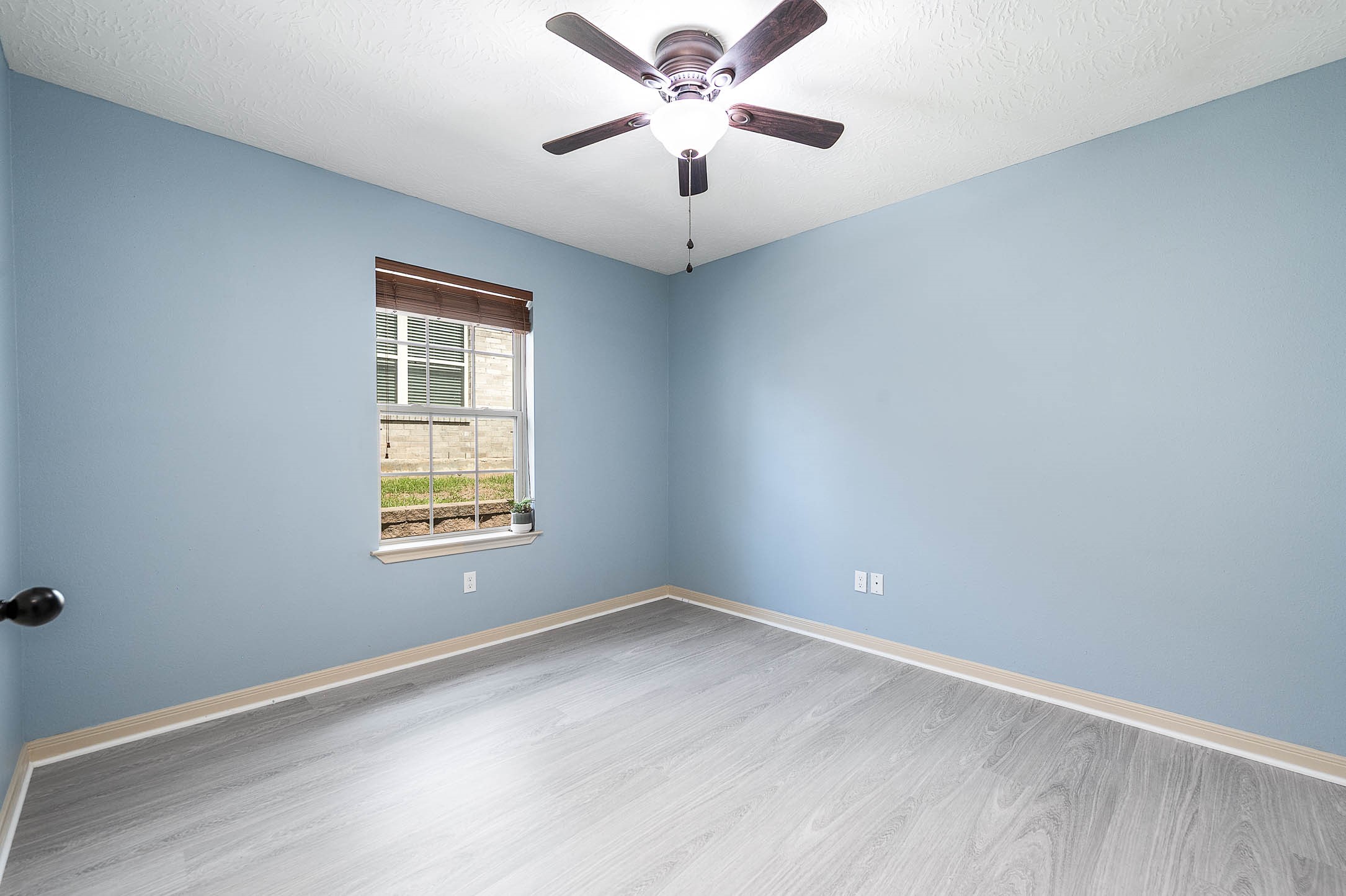 13722 Vail Drive, Montgomery, TX 77356