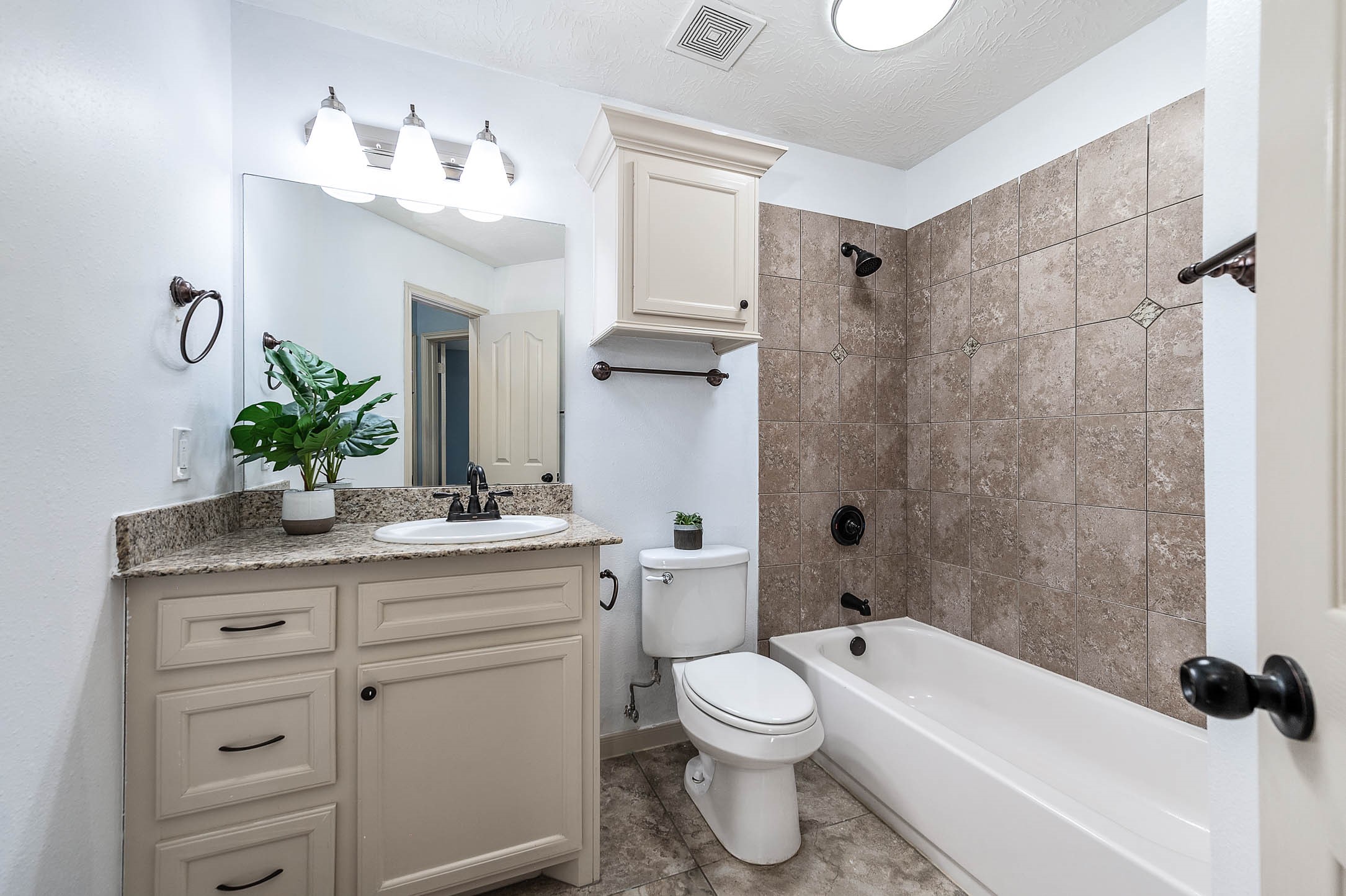 13722 Vail Drive, Montgomery, TX 77356
