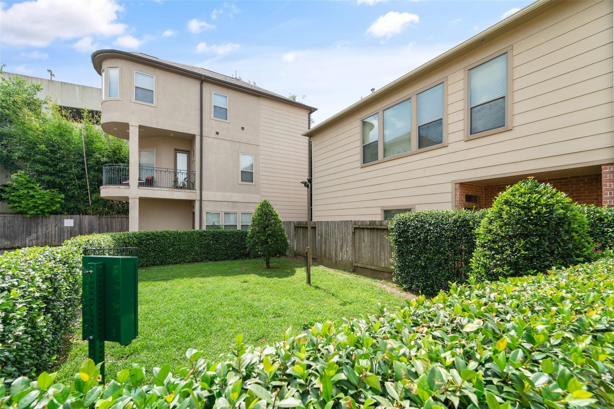 3812 Center Street, Houston, TX 77007