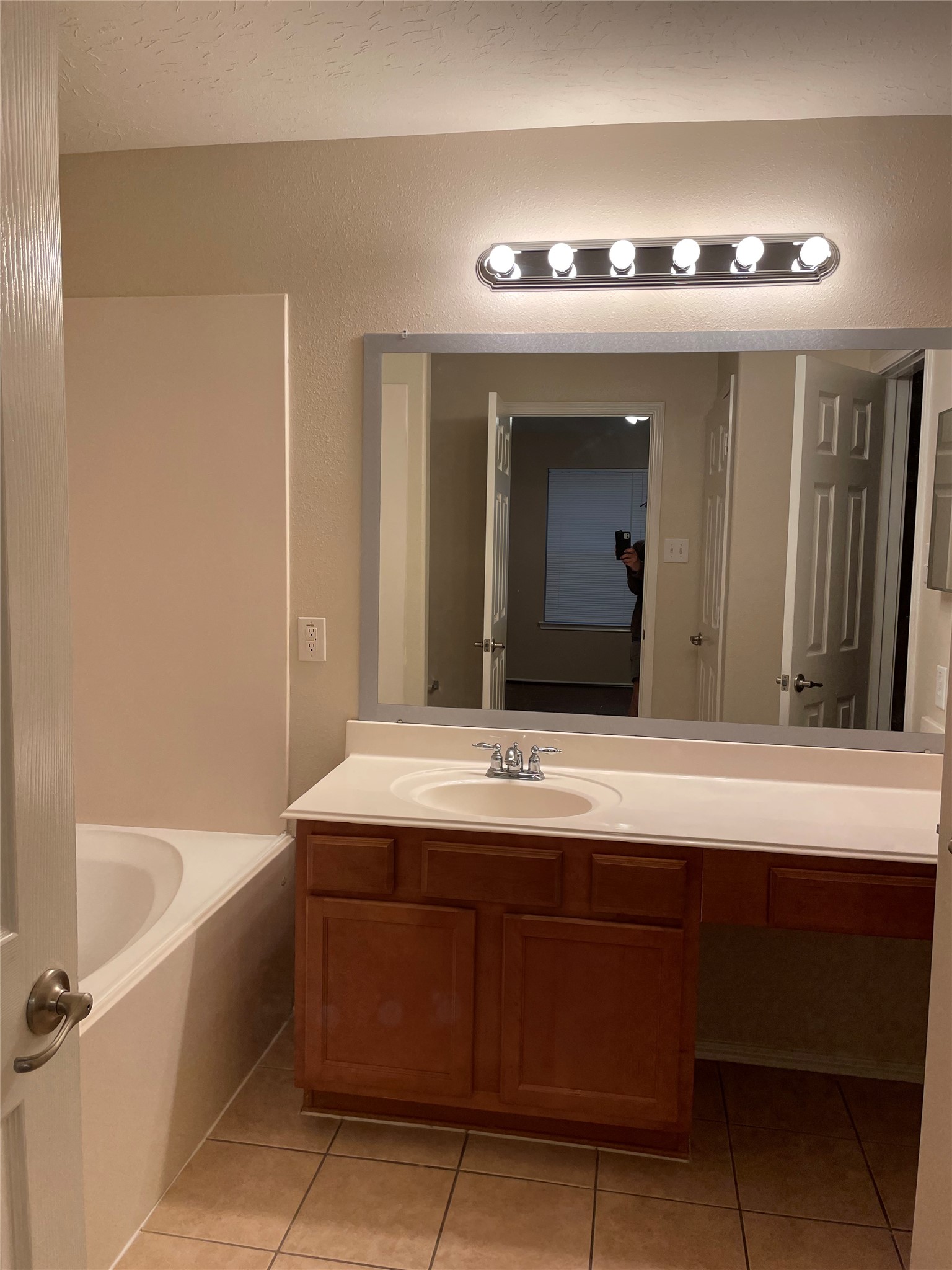 2147 Acorn Glen Trail, Fresno, TX 77545