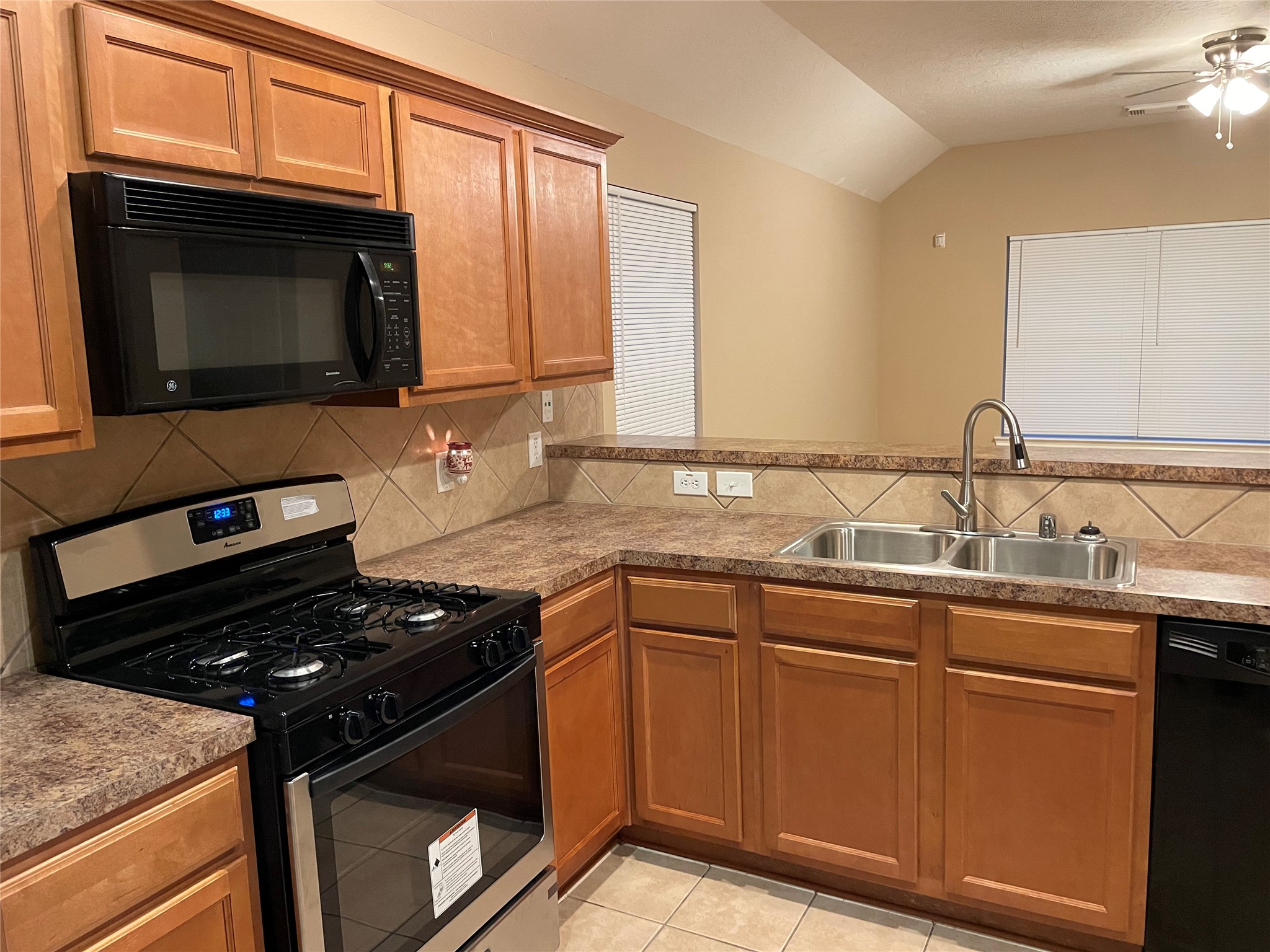 2147 Acorn Glen Trail, Fresno, TX 77545