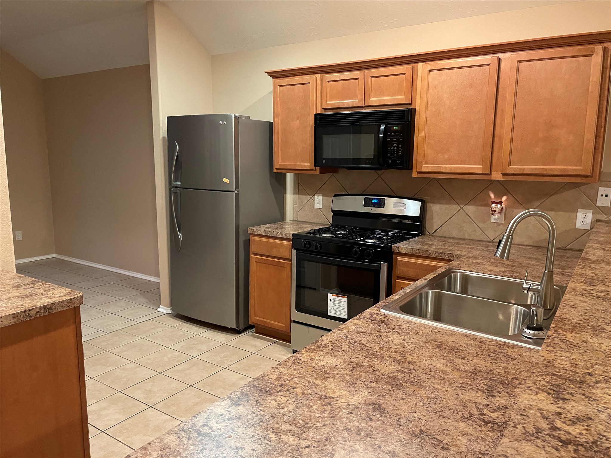 2147 Acorn Glen Trail, Fresno, TX 77545