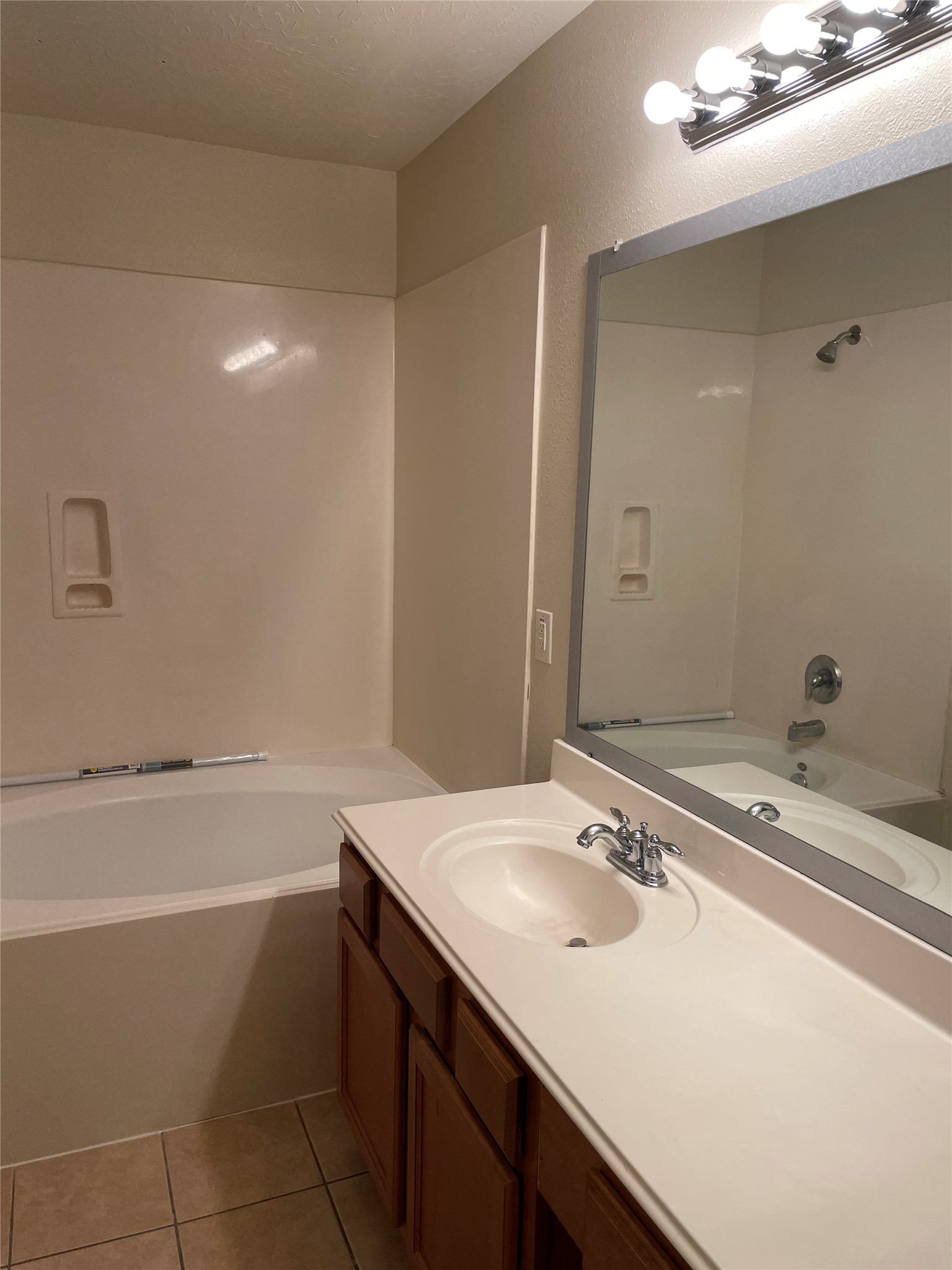2147 Acorn Glen Trail, Fresno, TX 77545