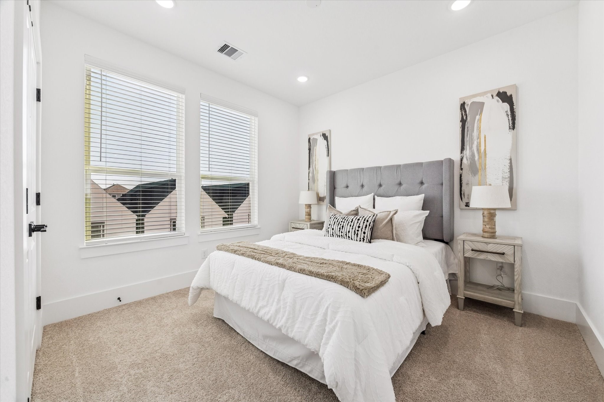 5621 Azores, Houston, TX 77091